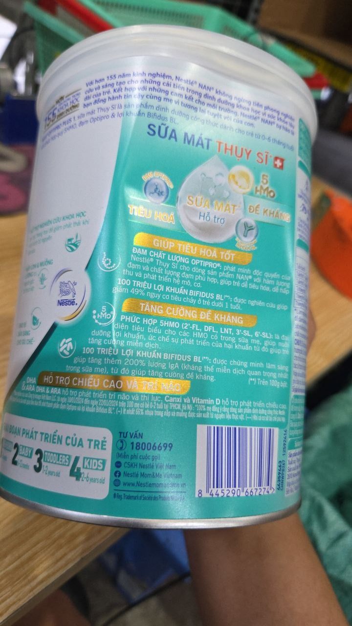 Sữa bột Nestlé NAN OPTIPRO PLUS 1 800g/lon với 5HMO Sản Xuất Tại Thụy Sĩ (0 - 6 tháng)