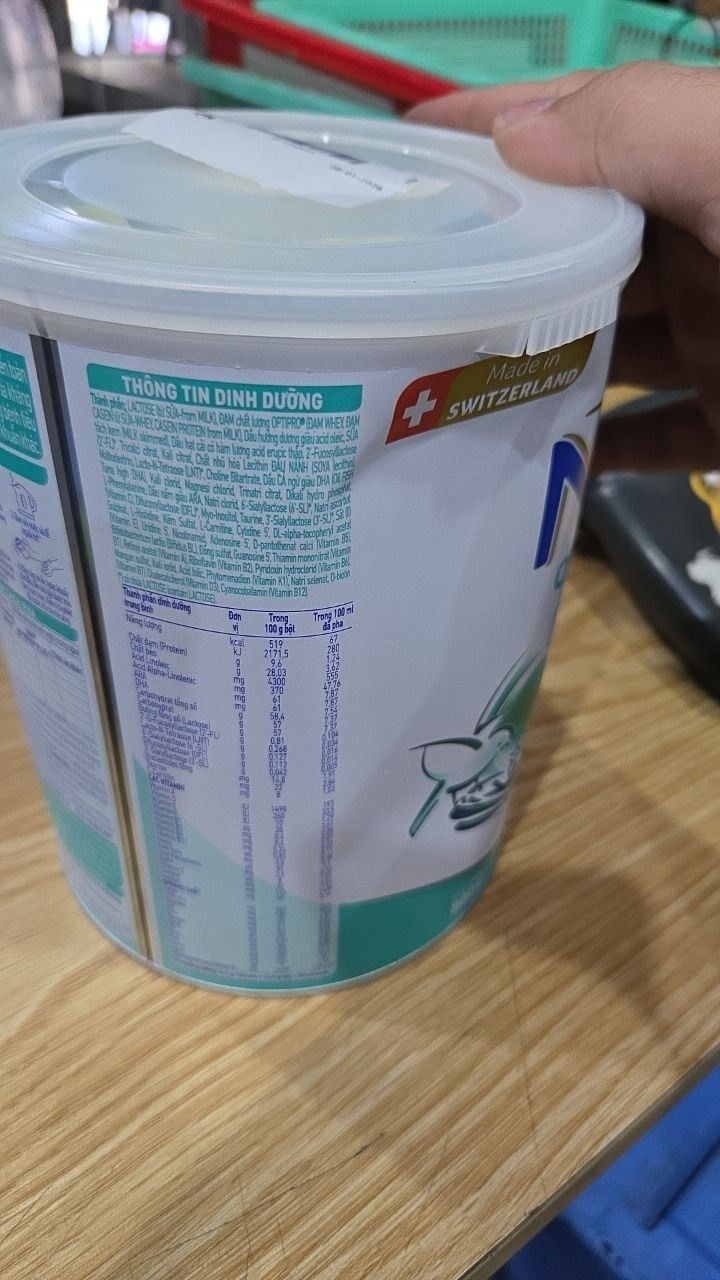 Sữa bột Nestlé NAN OPTIPRO PLUS 1 800g/lon với 5HMO Sản Xuất Tại Thụy Sĩ (0 - 6 tháng)