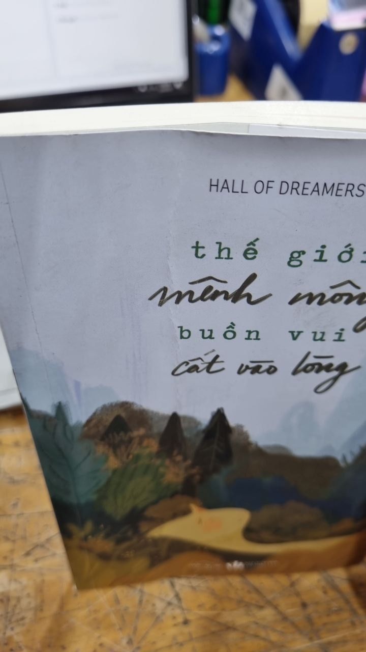 Thế Giới Mênh Mông Buồn Vui Cất Vào Lòng