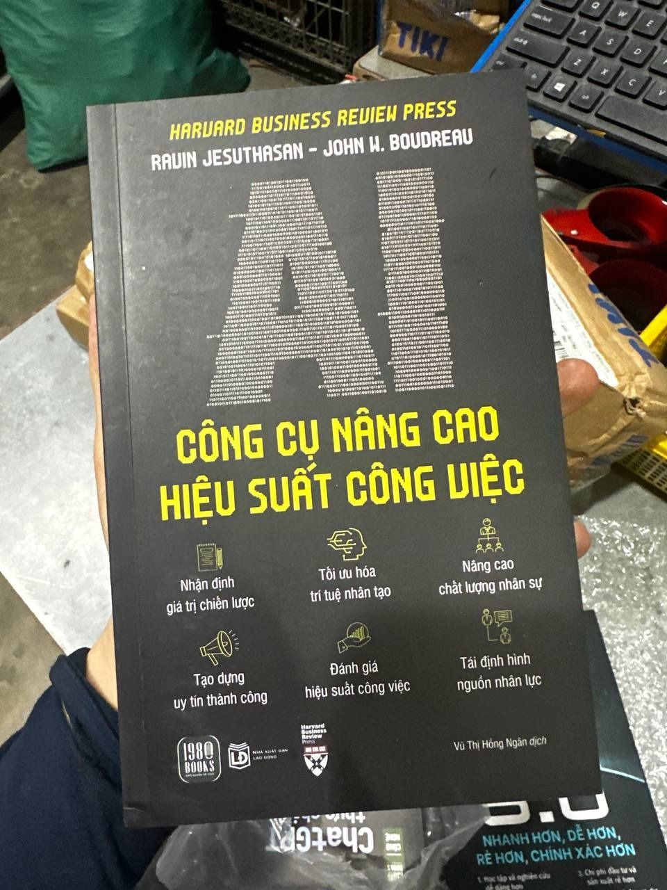 Combo 4 cuốn: ChatGPT + ChatGPT thực chiến + AI 5.0 + AI Công cụ nâng cao hiệu suất