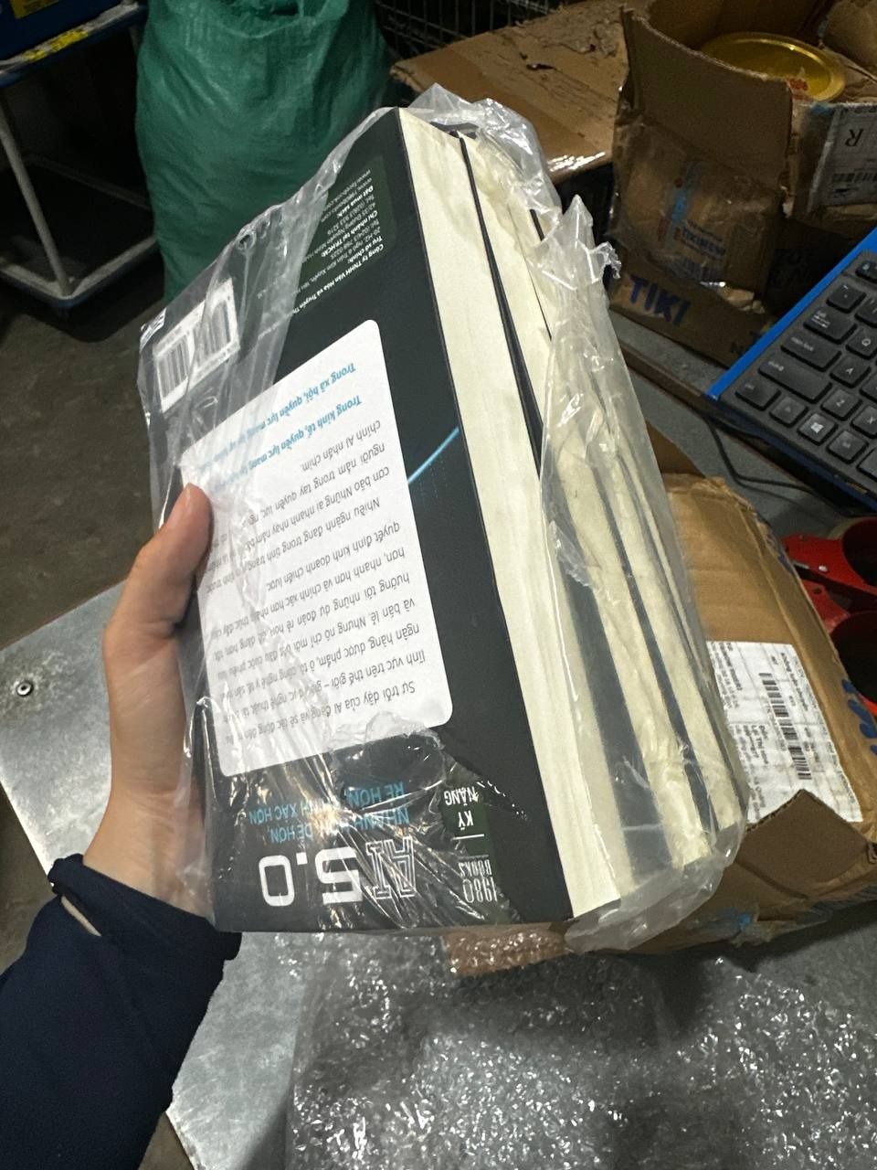 Combo 4 cuốn: ChatGPT + ChatGPT thực chiến + AI 5.0 + AI Công cụ nâng cao hiệu suất