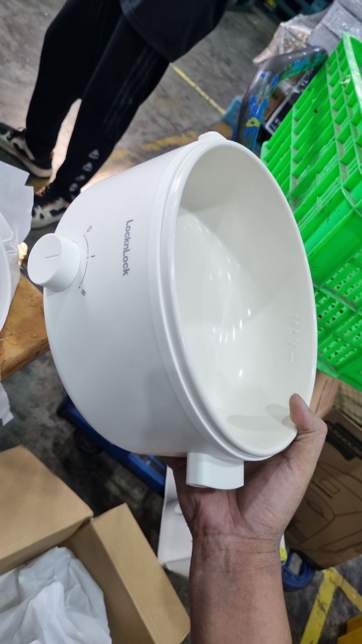 Nồi điện đa năng Locknlock Electric Multipot EJP124IVY - Tay cầm cách nhiệt - Nắp trong suốt - Chống dính - Đường kính 23cm - Dung tích 3L - 220V, 50Hz, 1000W - Màu ngà - Hàng chính hãng