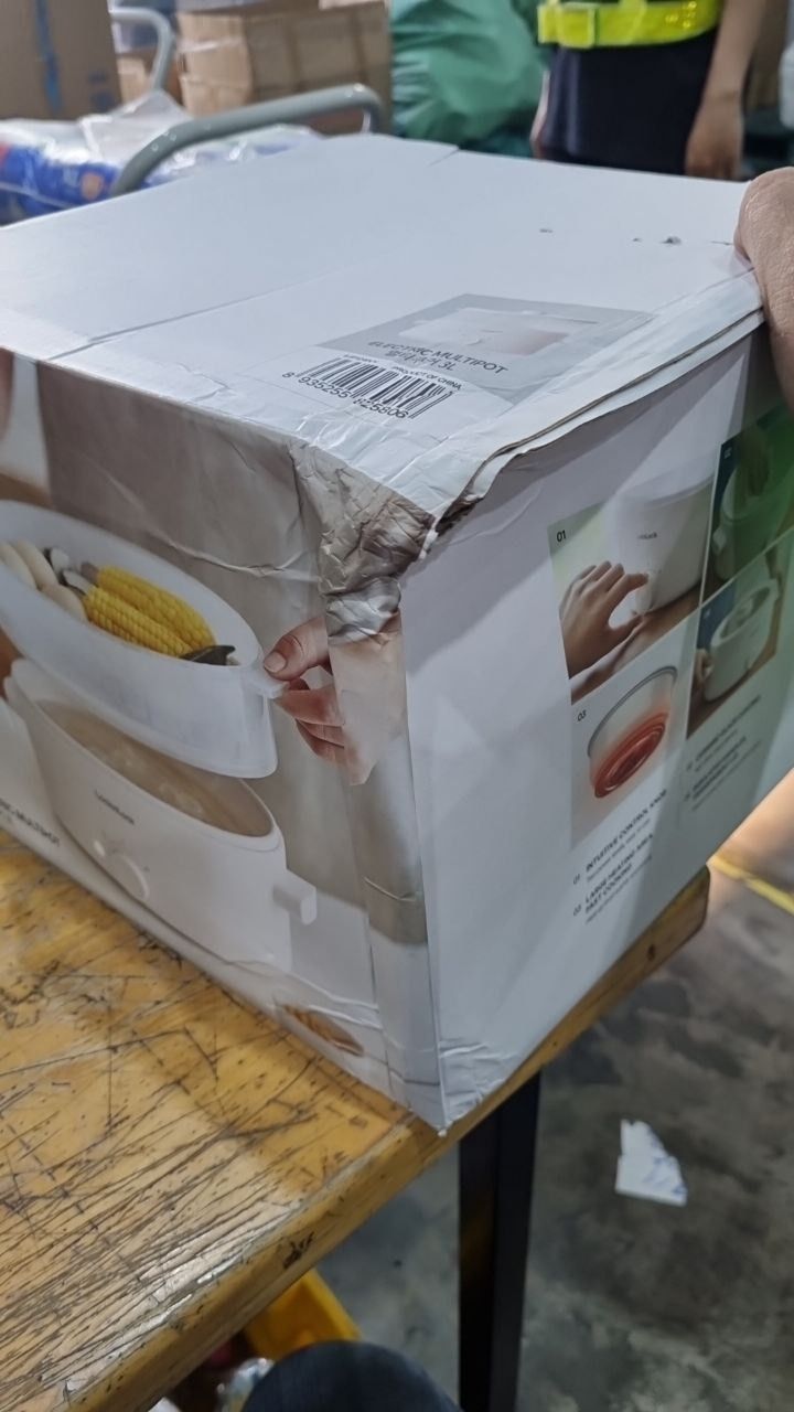 Nồi điện đa năng Locknlock Electric Multipot EJP124IVY - Tay cầm cách nhiệt - Nắp trong suốt - Chống dính - Đường kính 23cm - Dung tích 3L - 220V, 50Hz, 1000W - Màu ngà - Hàng chính hãng