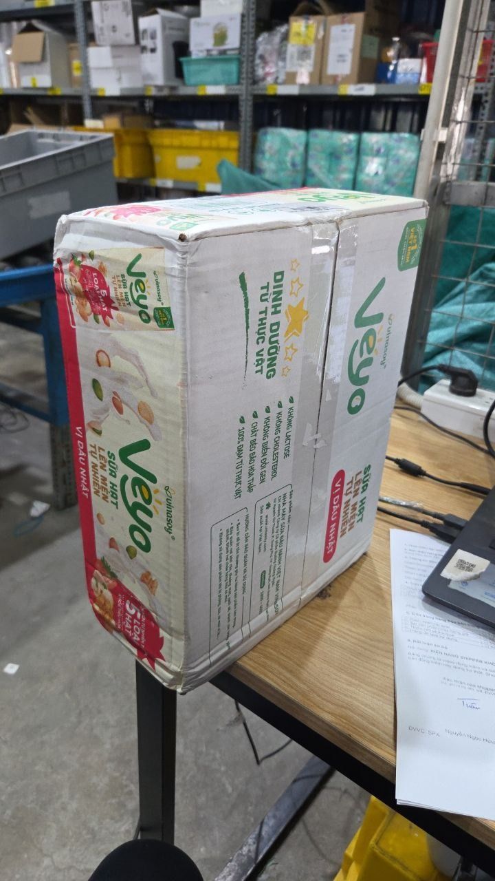 Thùng Veyo Sữa hạt lên men tự nhiên Vị Dâu Nhật (30hộp x 180ml)