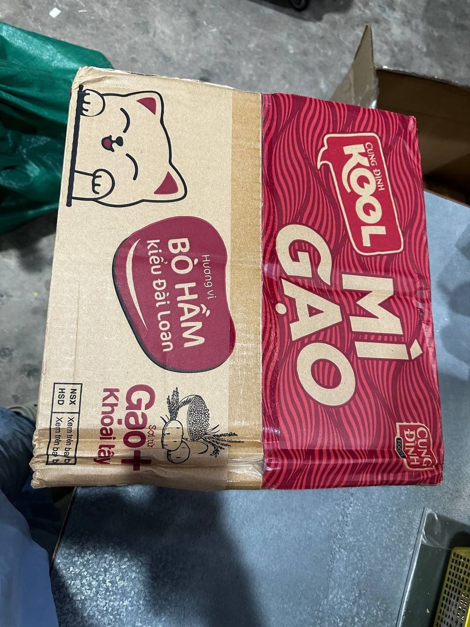 Thùng 24 Gói Mì Cung Đình Kool Mì Gạo Bò Hầm Kiểu Đài Loan 77g