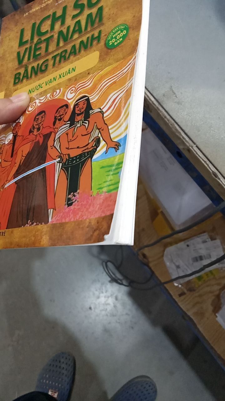 Sách Lịch Sử Việt Nam Bằng Tranh Tập 8: Nước Vạn Xuân (Tái Bản 2018)