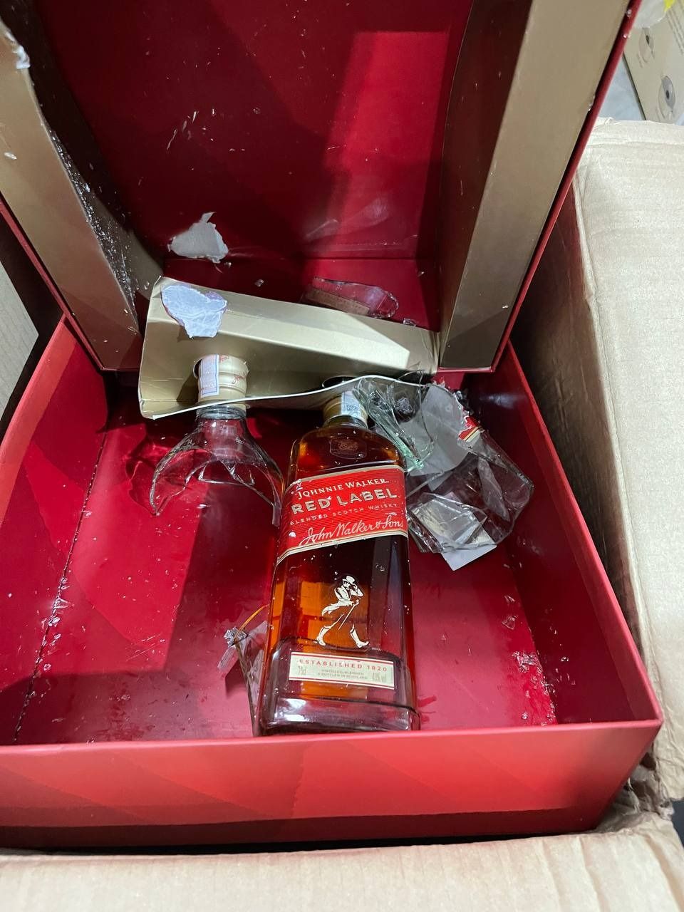 Hộp quà combo 2 chai rượu Johnnie Walker Red Label Blended Scotch Whisky 40% 750ml