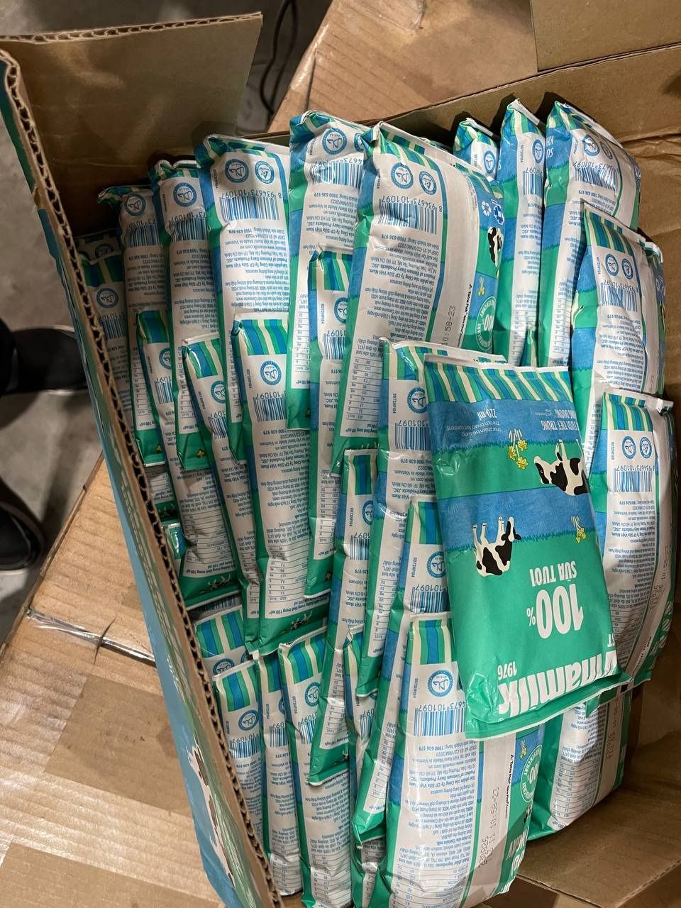 Thùng 48 Bịch Sữa Tươi Tiệt Trùng Vinamilk 100% Không Đường (220ml)