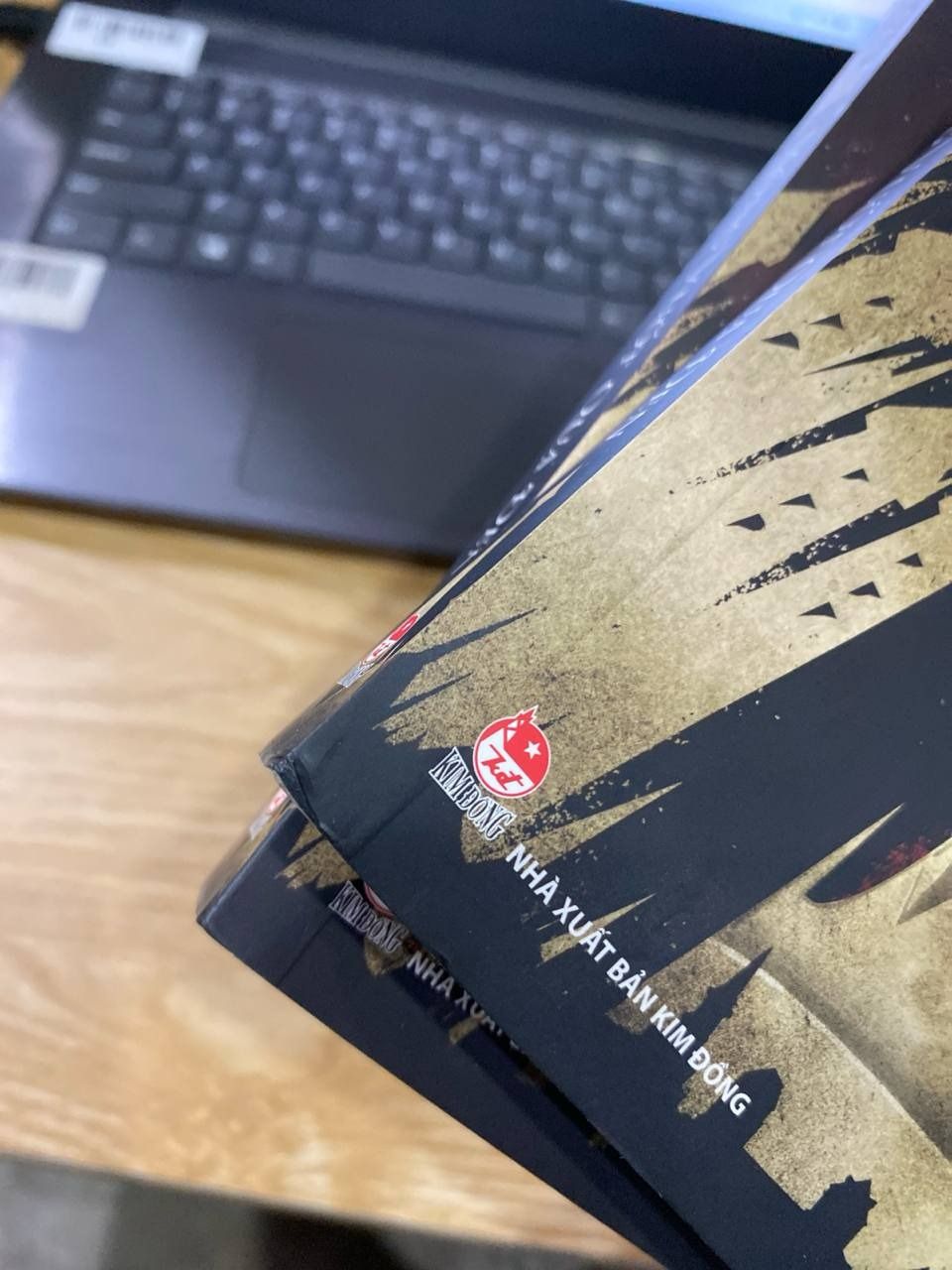 Bộ Sách Móng Vuốt Quạ Đen - Combo 4 Tập