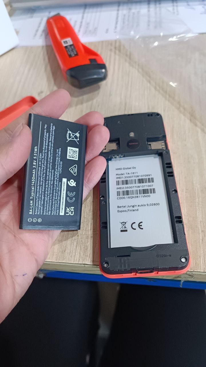 Điện thoại Nokia 220 4G - Hàng chính hãng - Cam