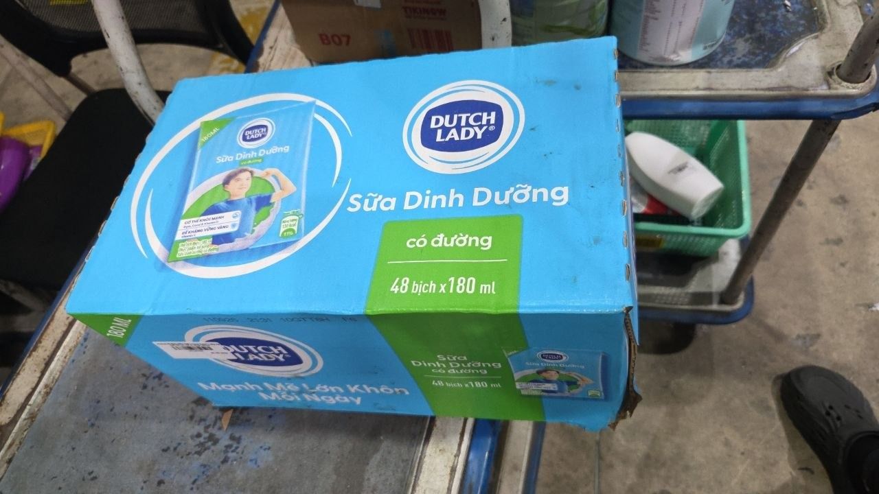 Thùng 48 Bịch Sữa Tiệt Trùng Dutch Lady Cô Gái Hà Lan Có Đường 180ml