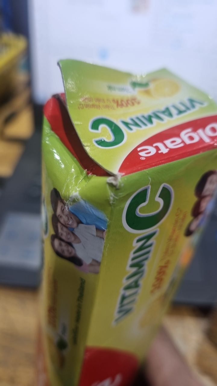 Kem Đánh Răng Colgate Vitamin C Thơm Mát 170G