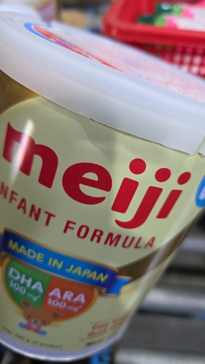 Thùng 8 Lon sữa Meiji Infant Formula 800g (Cho trẻ từ 0-1 tuổi)