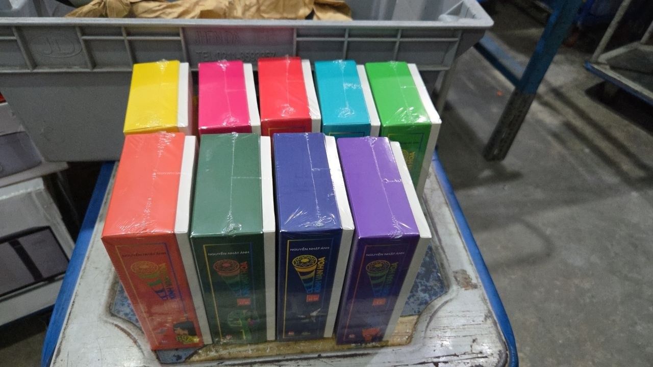 Combo 09 Boxset Kính Vạn Hoa Bộ Kỉ Niệm 30 Năm - Tặng Kèm 1 Sổ Tay Trong Mỗi Boxset + 1 Túi canvas cho đơn hàng mua sớm nhất