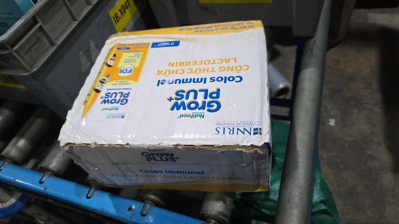 Thùng Sữa Bột Pha sẵn Nutifood GrowPLUS+ Sữa Non Immunel trên 1 tuổi (24 hộp x 180ml)