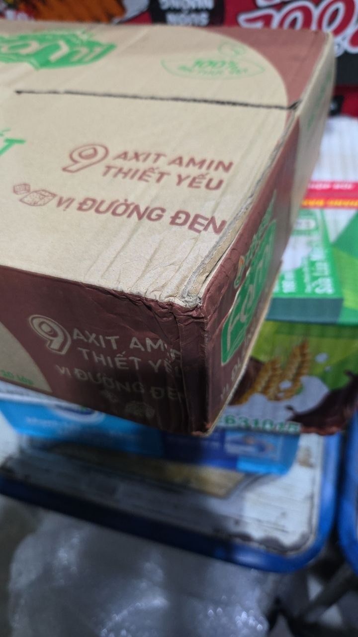 Thùng Sữa Đậu Nành Vinasoy Fami Nguyên Chất Vị Đường Đen (200ml x 36 Hộp)