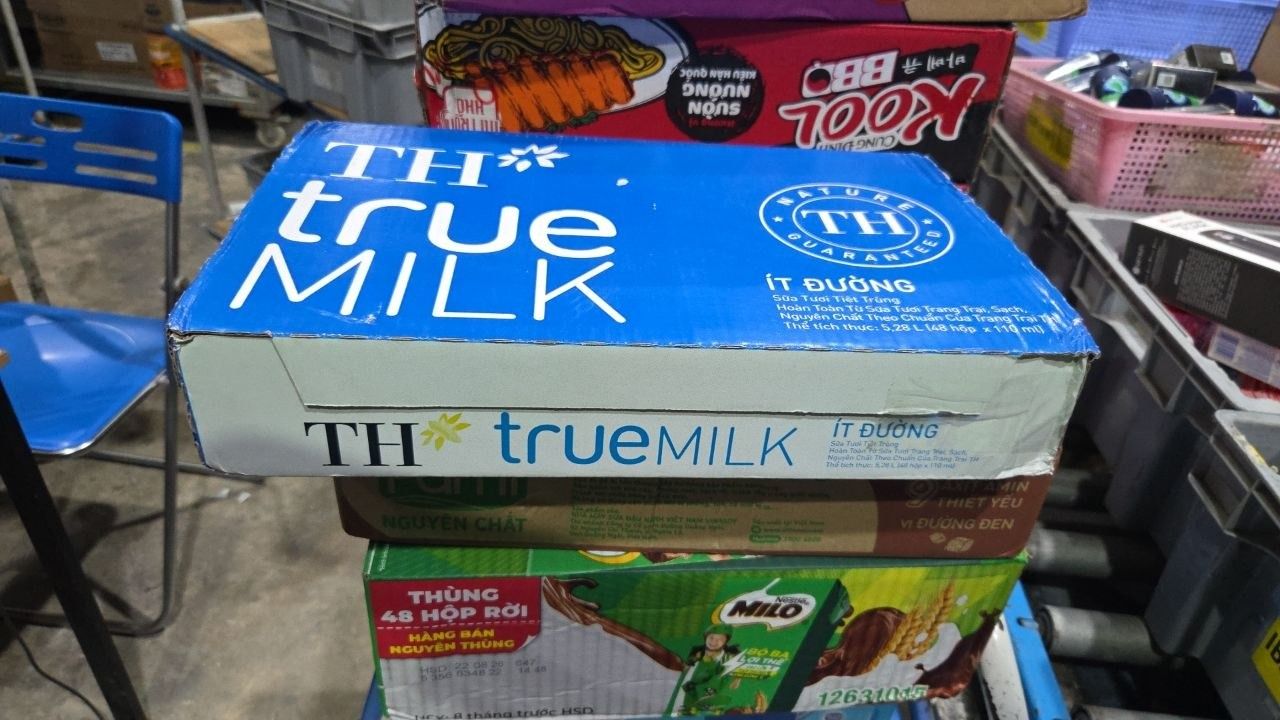 Thùng 48 hộp sữa tươi tiệt trùng TH True Milk  ít đường 110ml