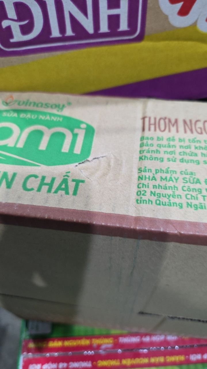 Thùng Sữa Đậu Nành Vinasoy Fami Nguyên Chất Vị Đường Đen (200ml x 36 Hộp)