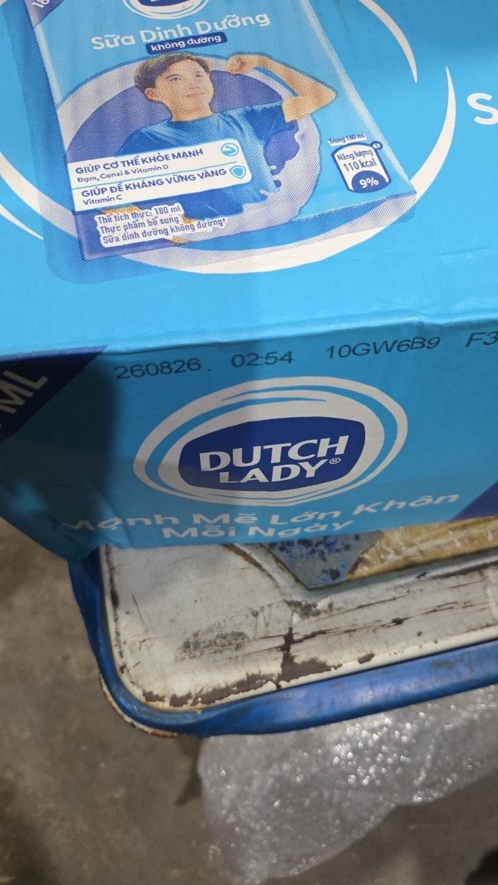 Thùng 48 Bịch Sữa Tiệt Trùng Dutch Lady Cô Gái Hà Lan Không Đường 180ml