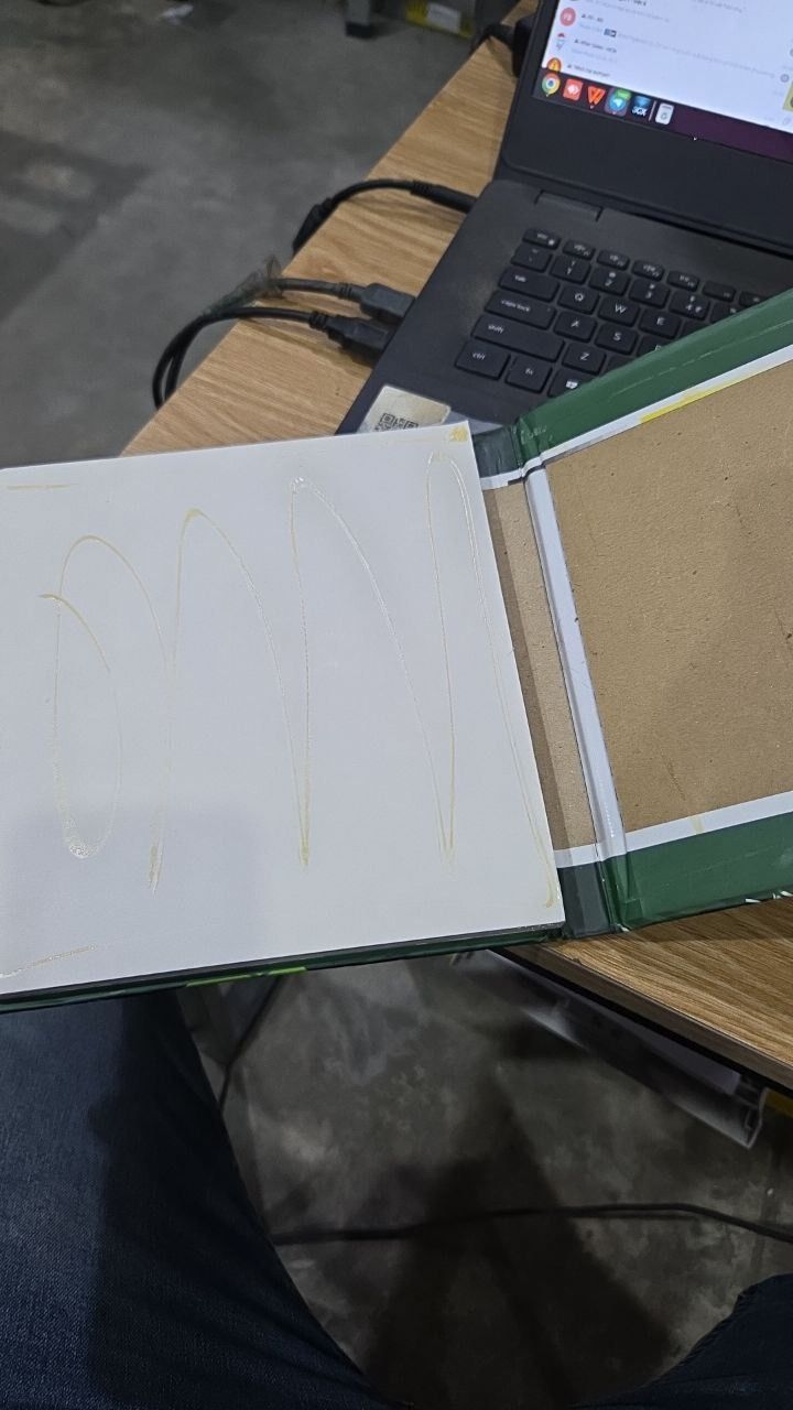 Touch And Feel - Sách Sờ Chạm Khám Phá - Thế Giới Động Vật - Một Ngày Giữa Thiên Nhiên