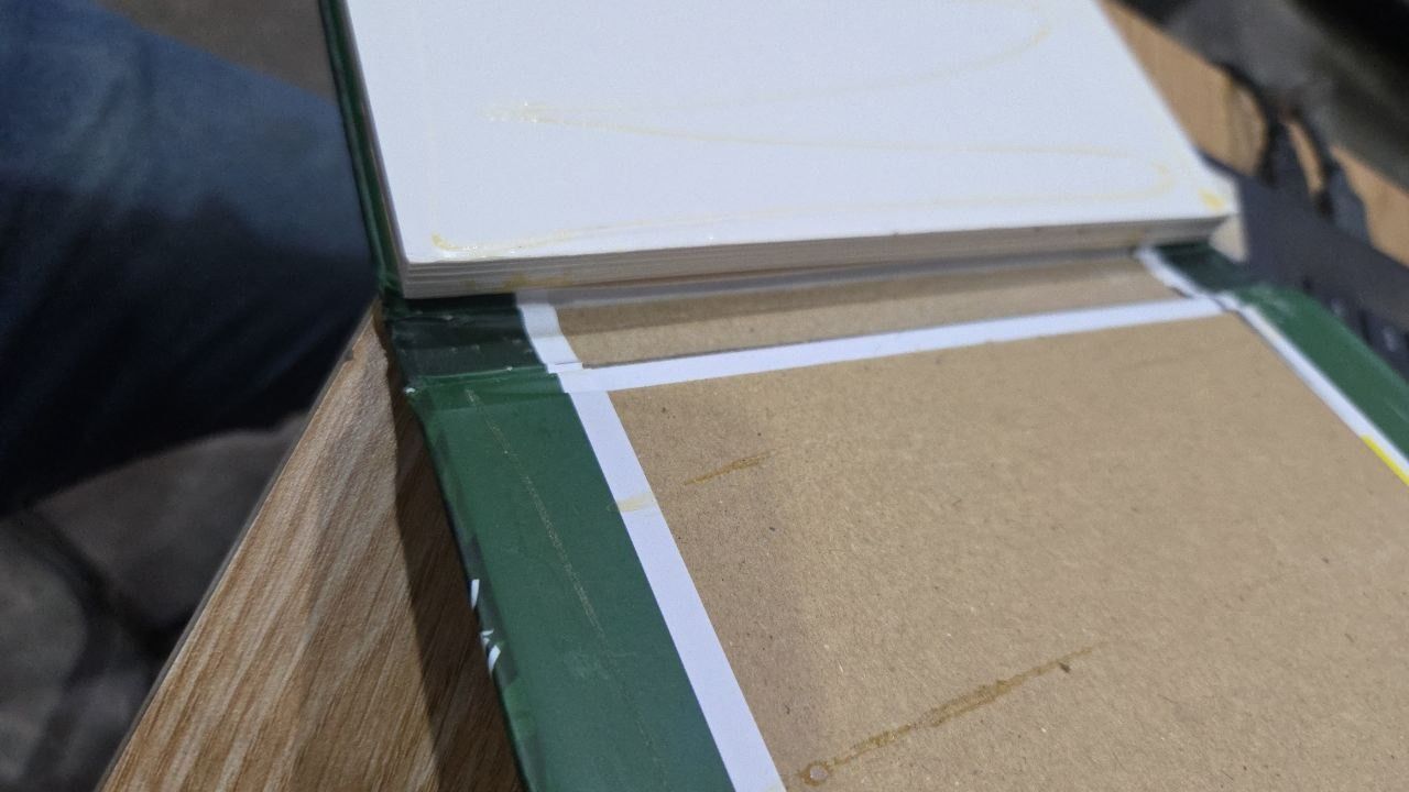 Touch And Feel - Sách Sờ Chạm Khám Phá - Thế Giới Động Vật - Một Ngày Giữa Thiên Nhiên