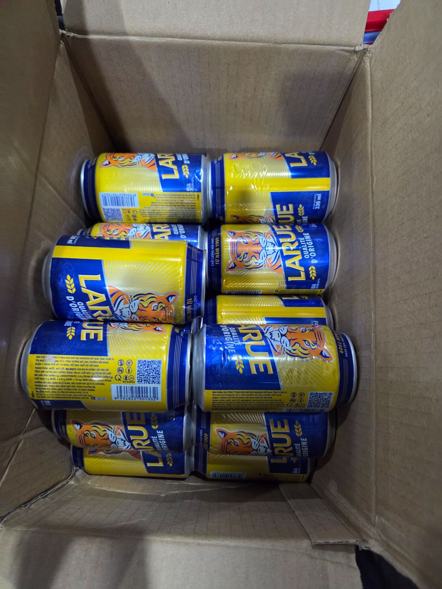 Thùng 24 Lon Bia Larue (330ml/lon)