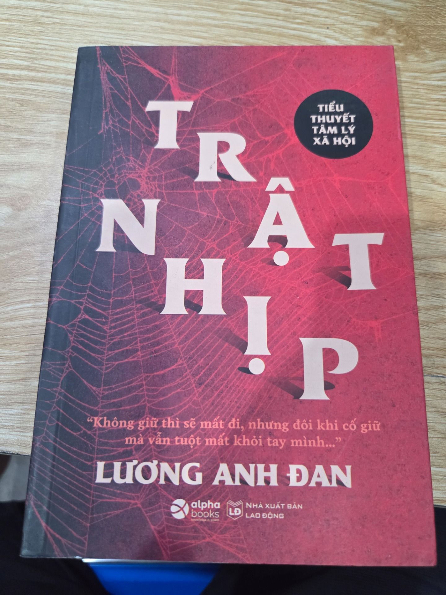 Sách Trật Nhịp