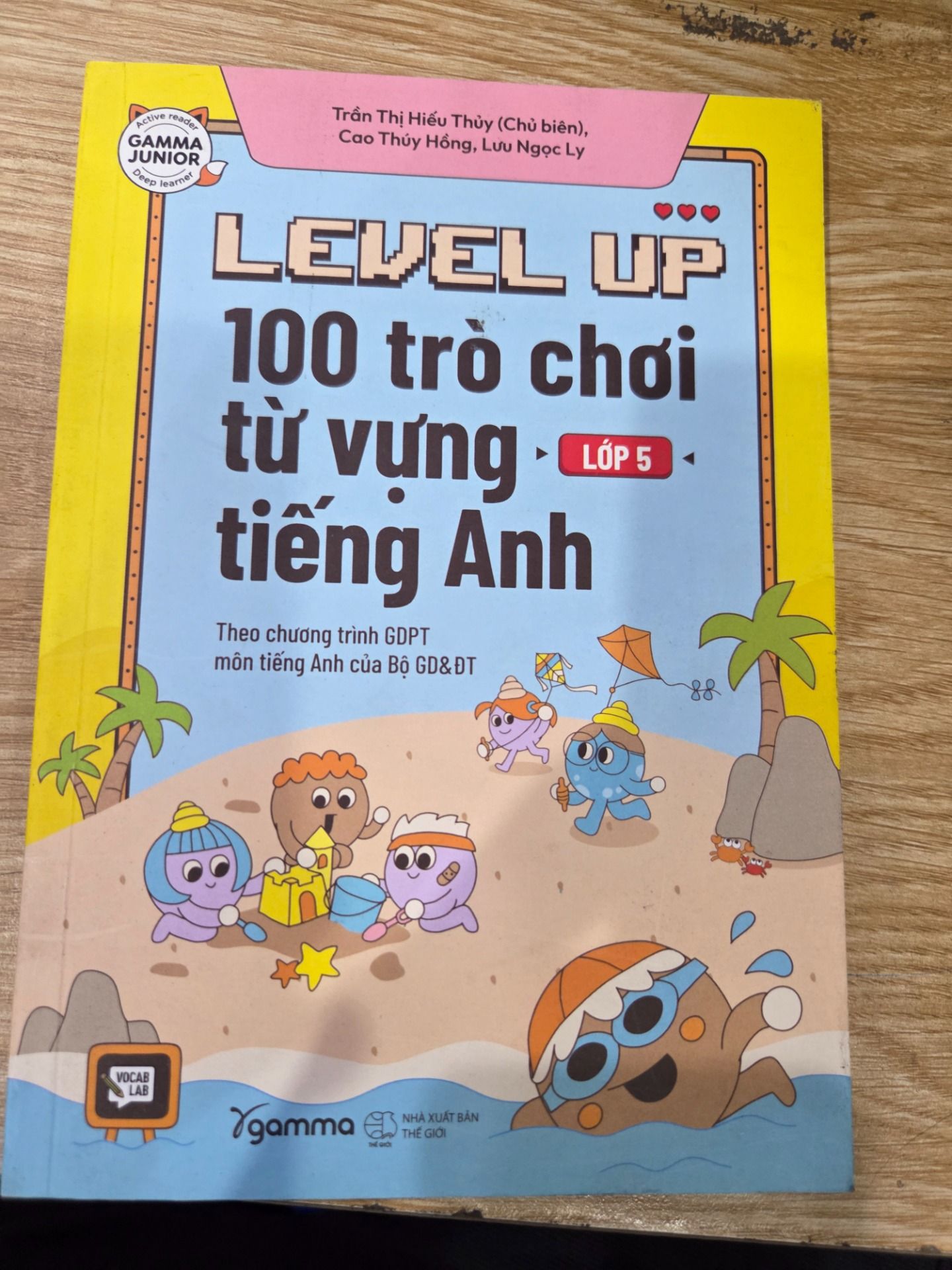 Sách Level Up - 100 Trò Chơi Từ Vựng Tiếng Anh Lớp 5