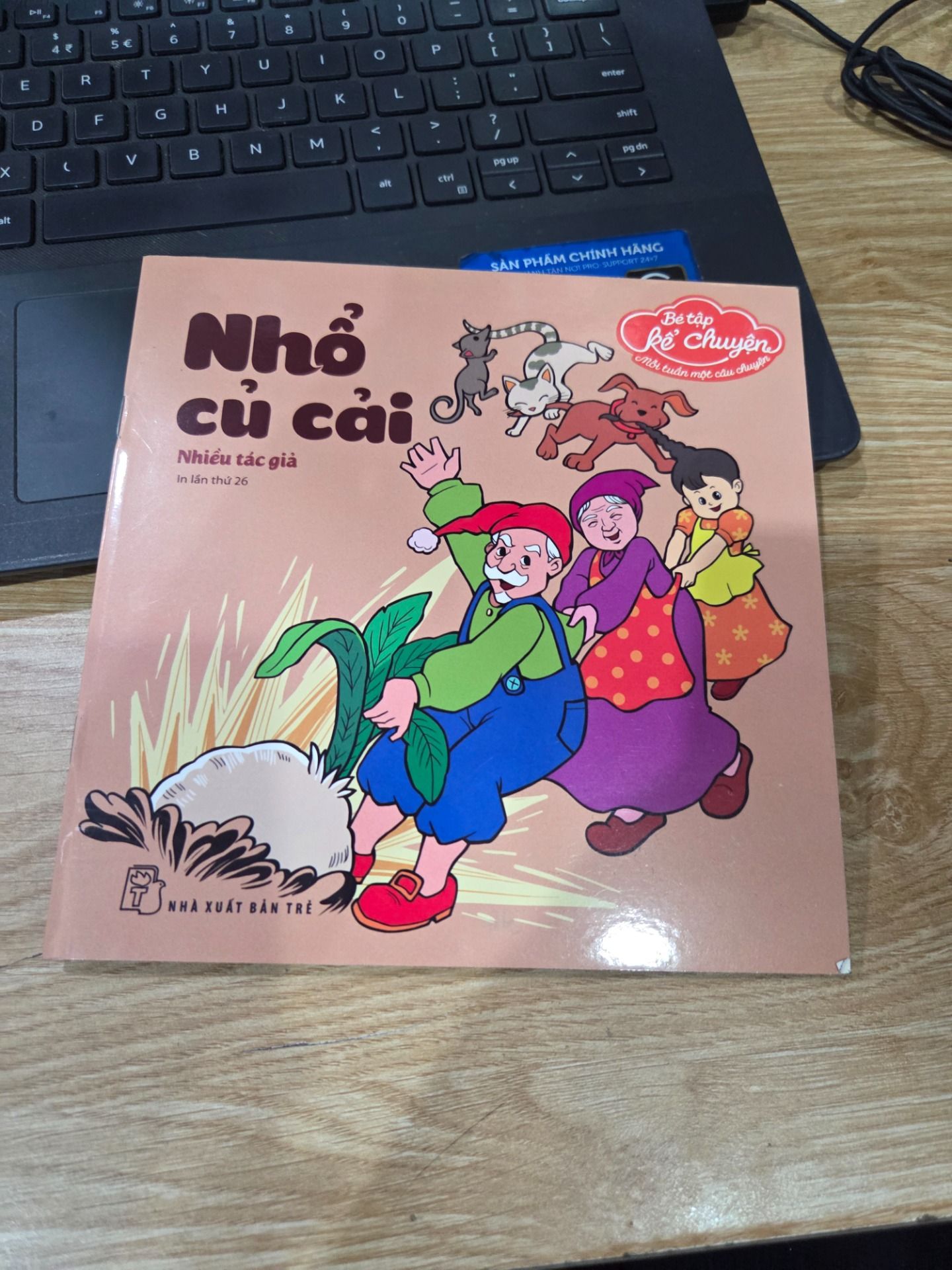 Sách Bé tập kể chuyện- Nhổ Củ Cải