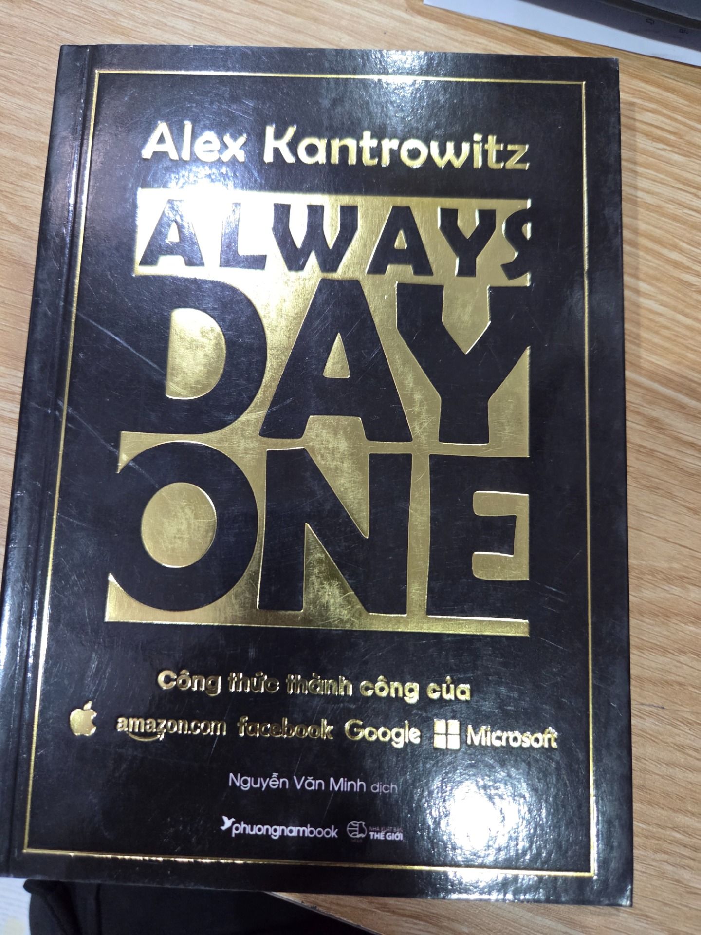 Sách Always Day One - Công Thức Thành Công Của Amazon Face.book Google Microsoft