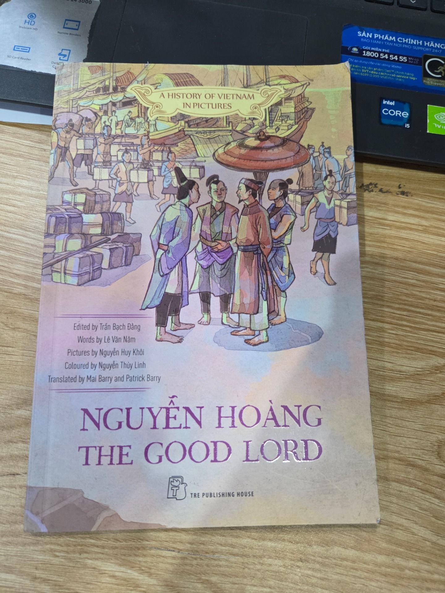 Sách A History of Vietnam in Pictures: Nguyễn Hoàng the Good Lord (In Colour) - Bìa mềm