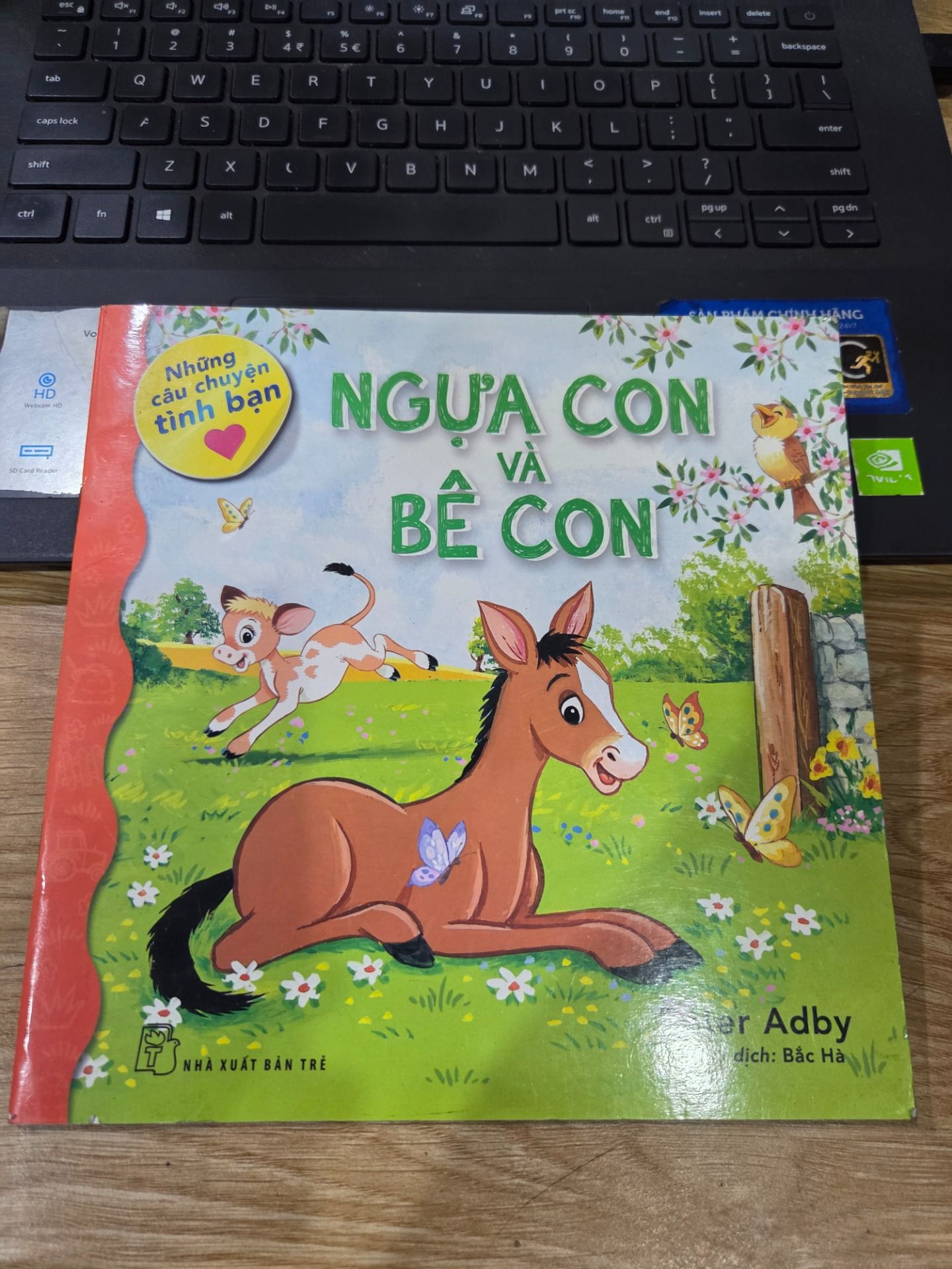 Sách Những câu chuyện tình bạn - Ngựa Con và Bê Con