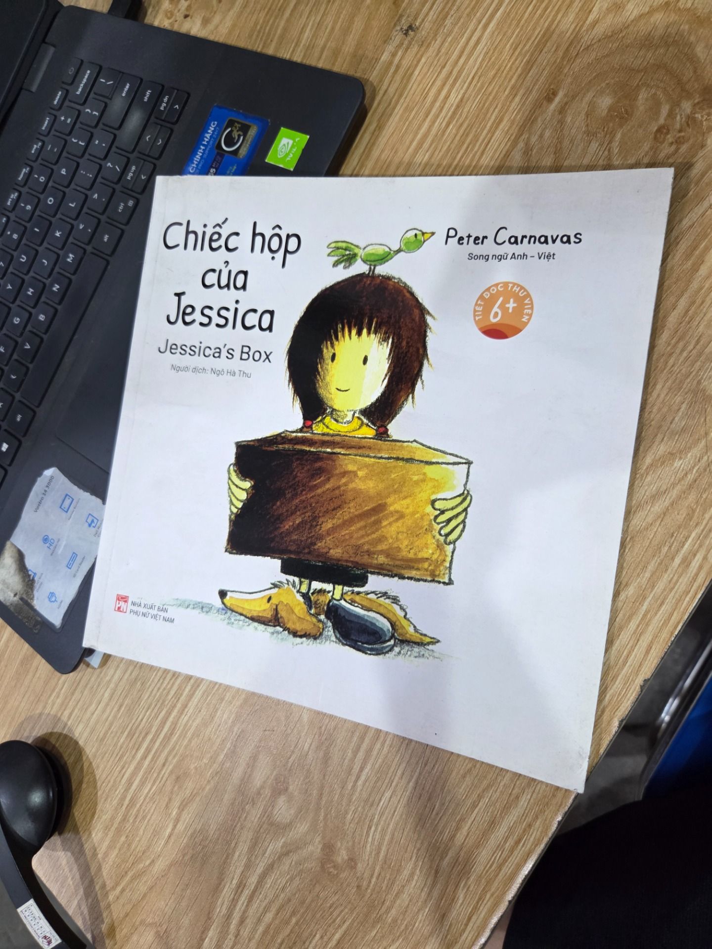 Sách Chiếc Hộp Của Jessica