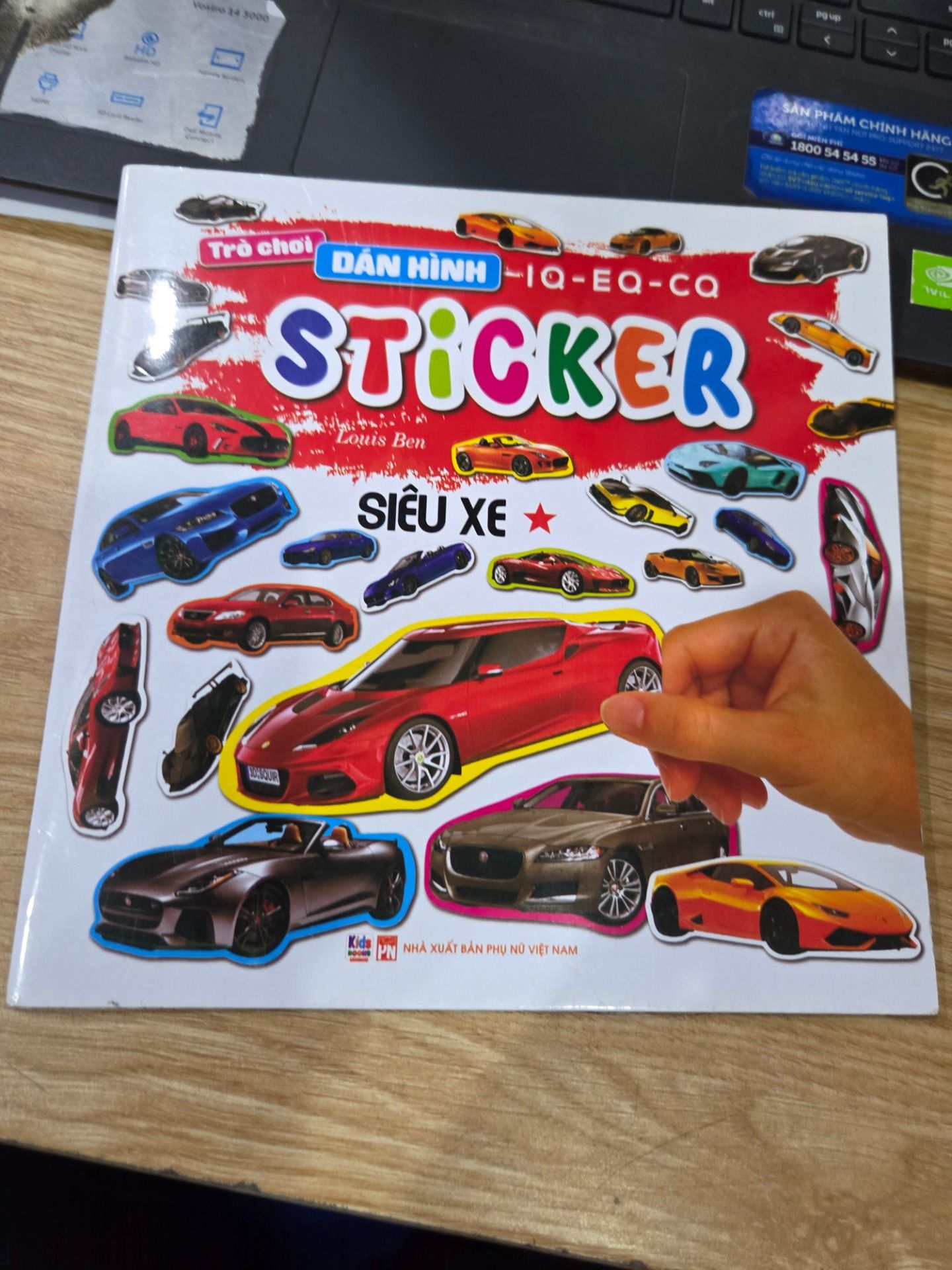 Sách Trò chơi dán hình IQ - EQ - CQ Sticker - Siêu xe - 1 sao