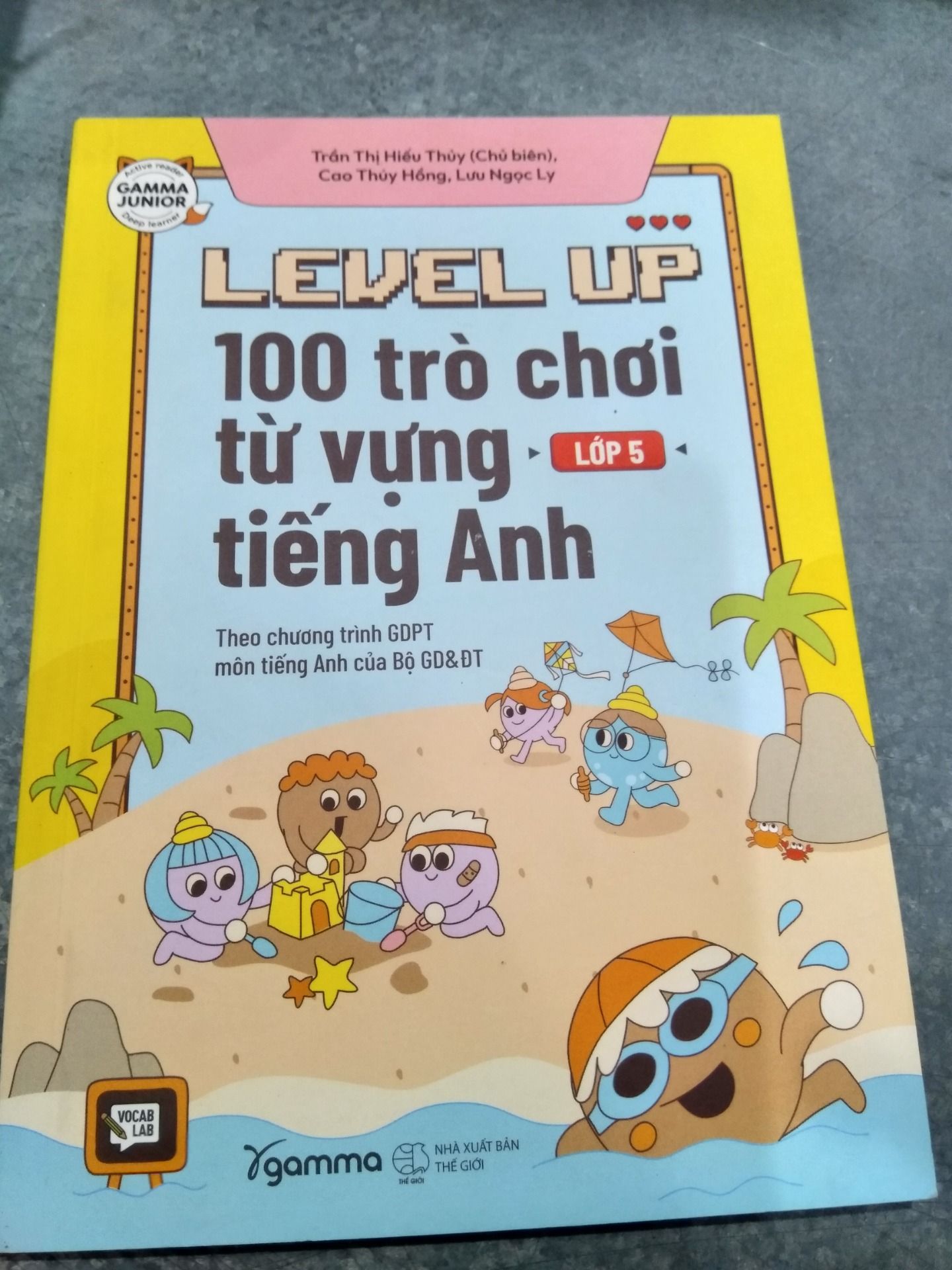 Sách Level Up - 100 Trò Chơi Từ Vựng Tiếng Anh Lớp 5