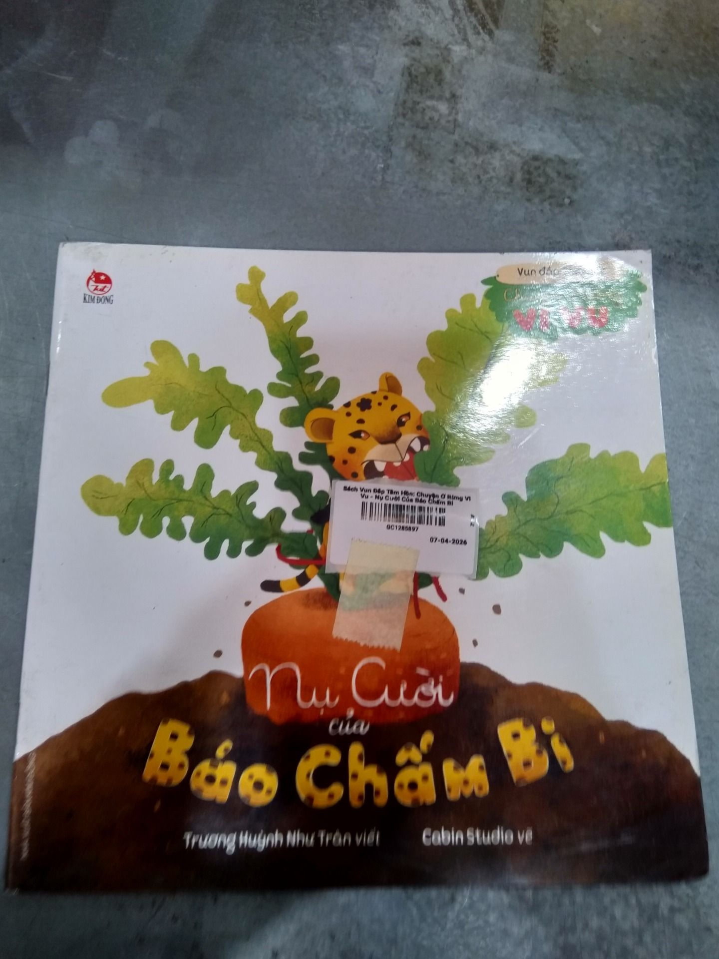 Sách Vun Đắp Tâm Hồn: Chuyện Ở Rừng Vi Vu - Nụ Cười Của Báo Chấm Bi
