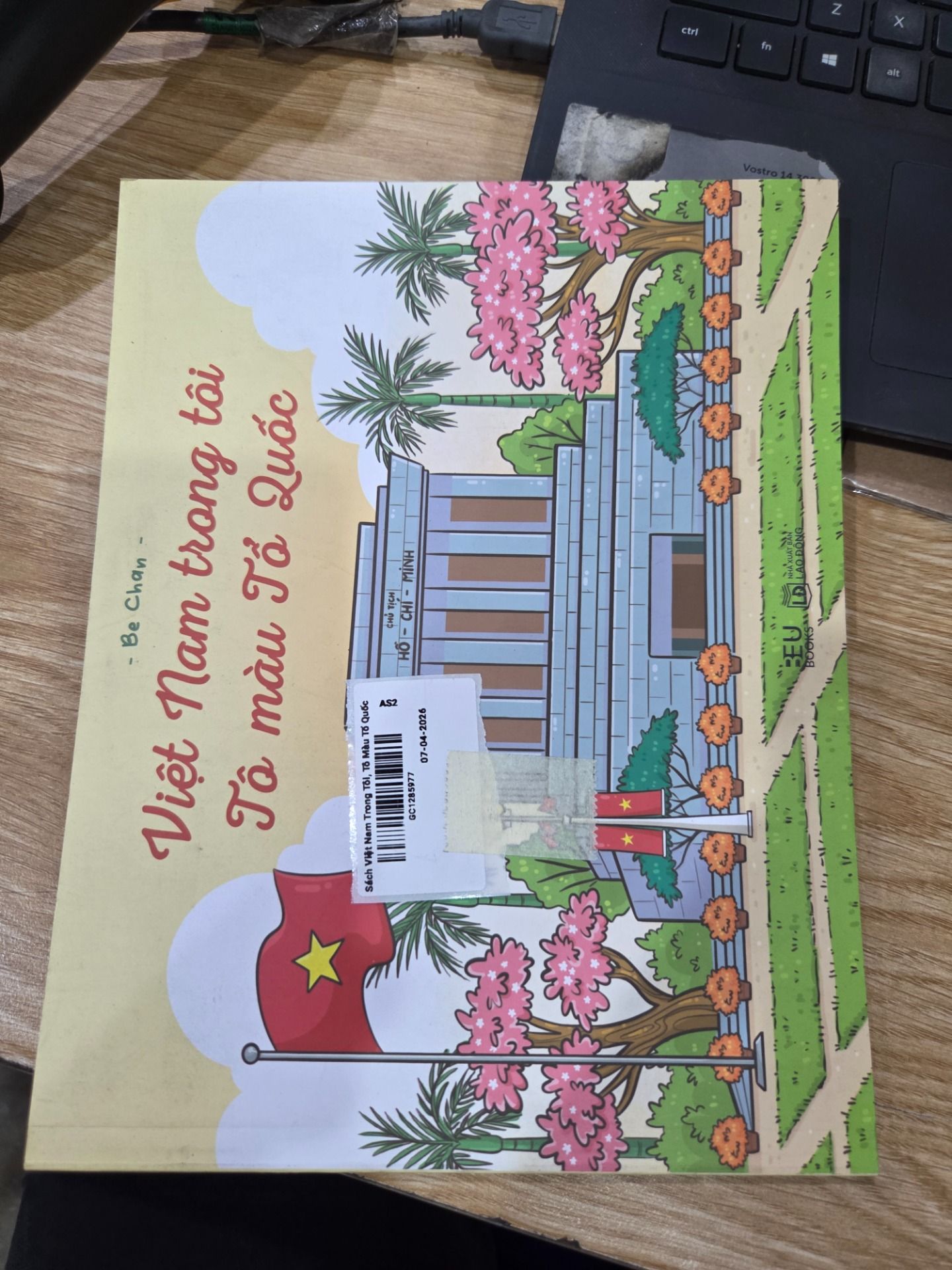 Sách Việt Nam Trong Tôi, Tô Màu Tổ Quốc