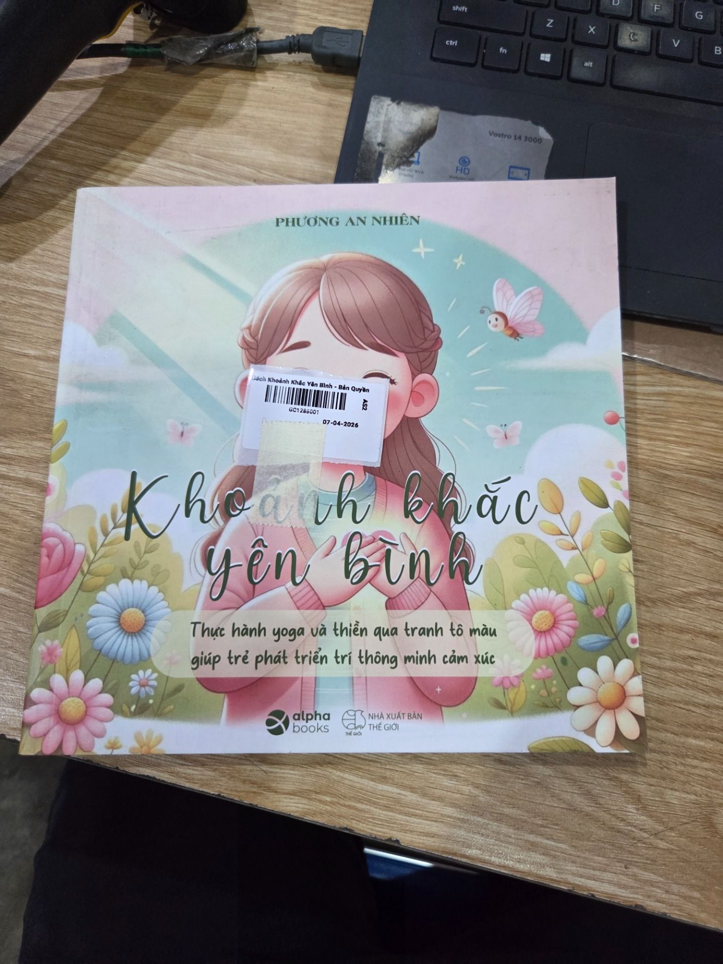 Sách Khoảnh Khắc Yên Bình - Bản Quyền