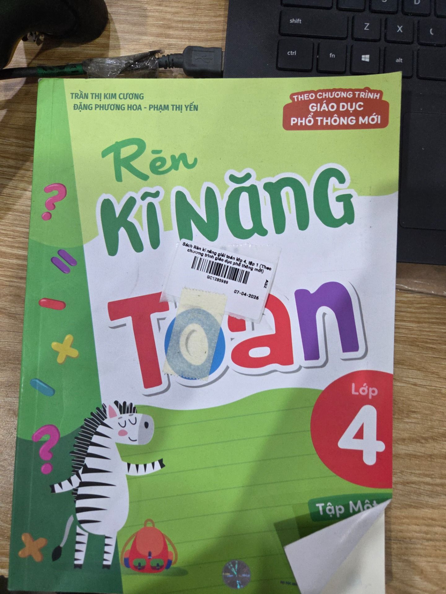 Sách Rèn kĩ năng giải toán lớp 4, tập 1 (Theo chương trình giáo dục phổ thông mới)