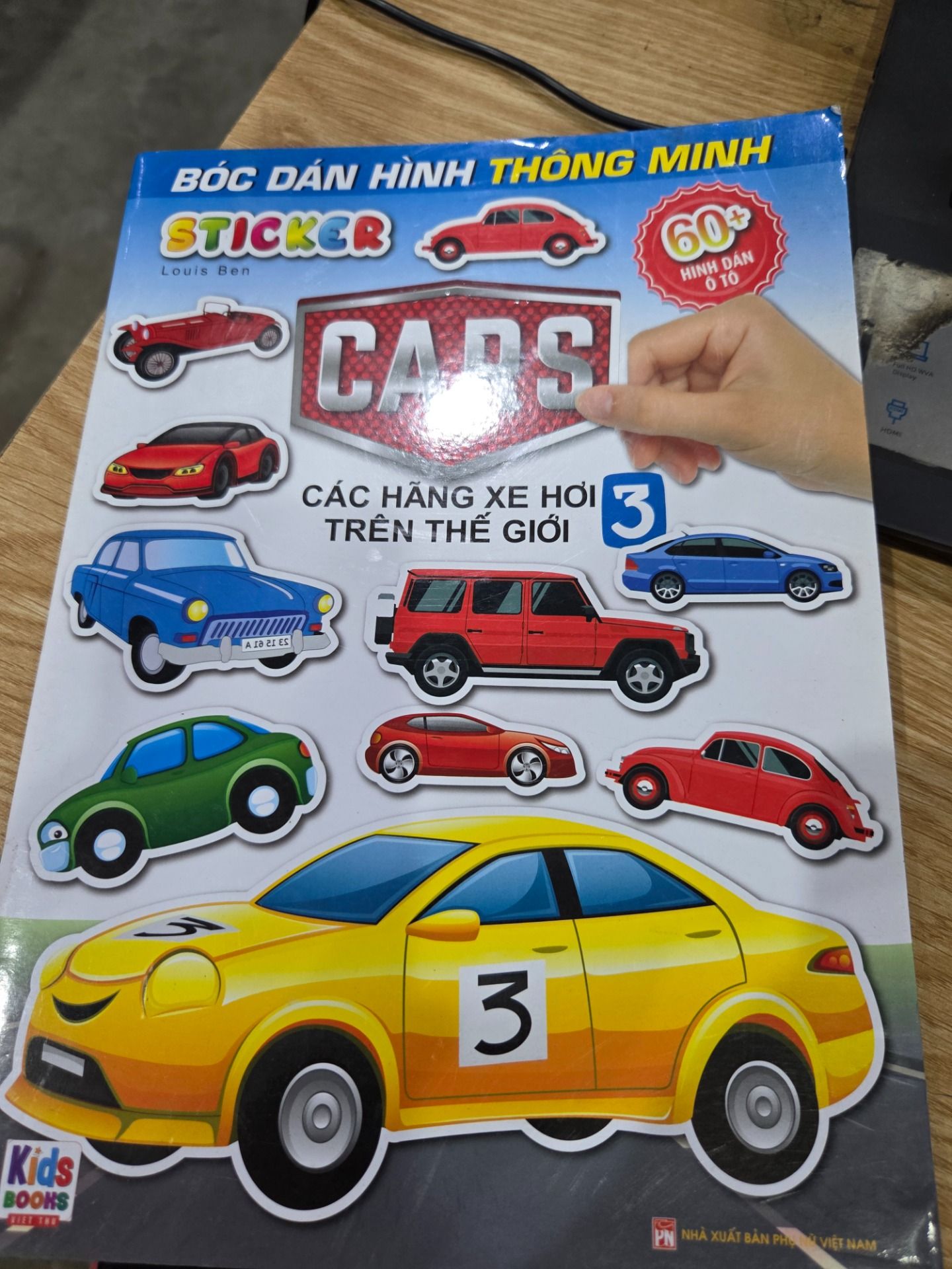 Sách Sticker - Car - Các hãng xe trên thế giới - 3