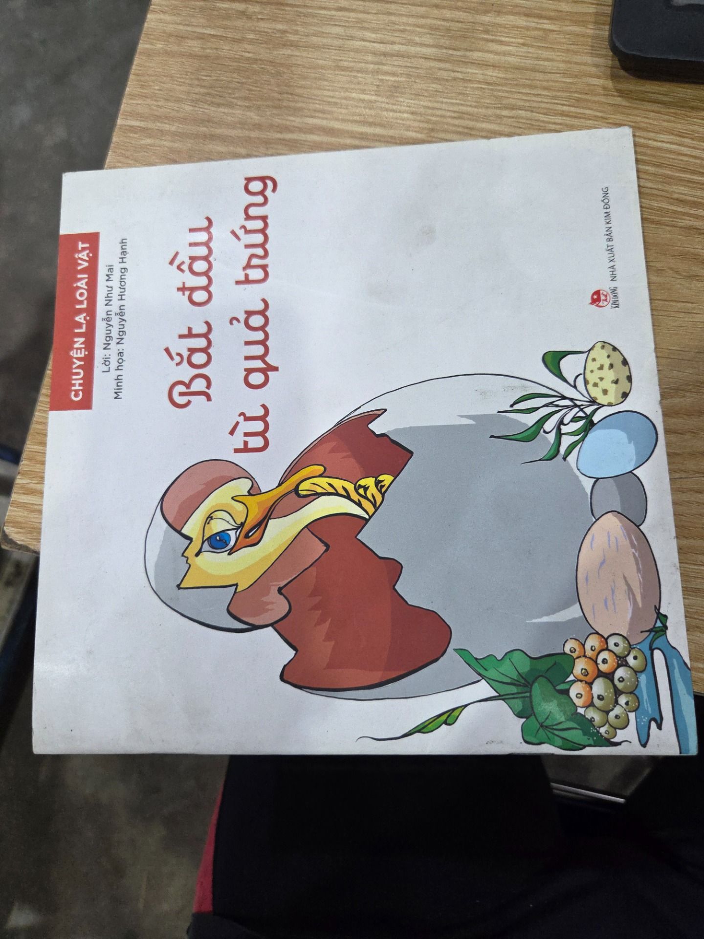 Sách Chuyện Lạ Loài Vật - Bắt Đầu Từ Quả Trứng