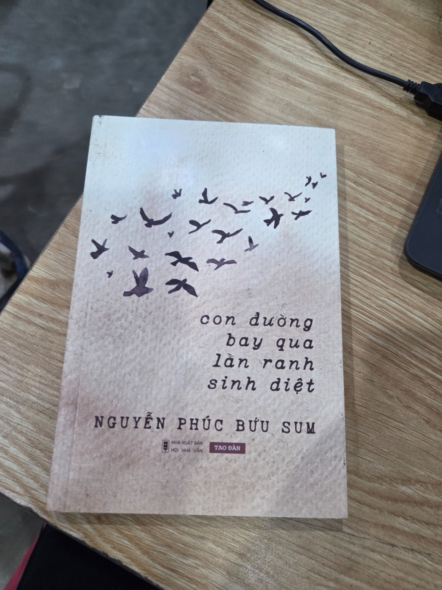 Sách Con Đường Bay Qua Lằn Ranh Sinh Diệt