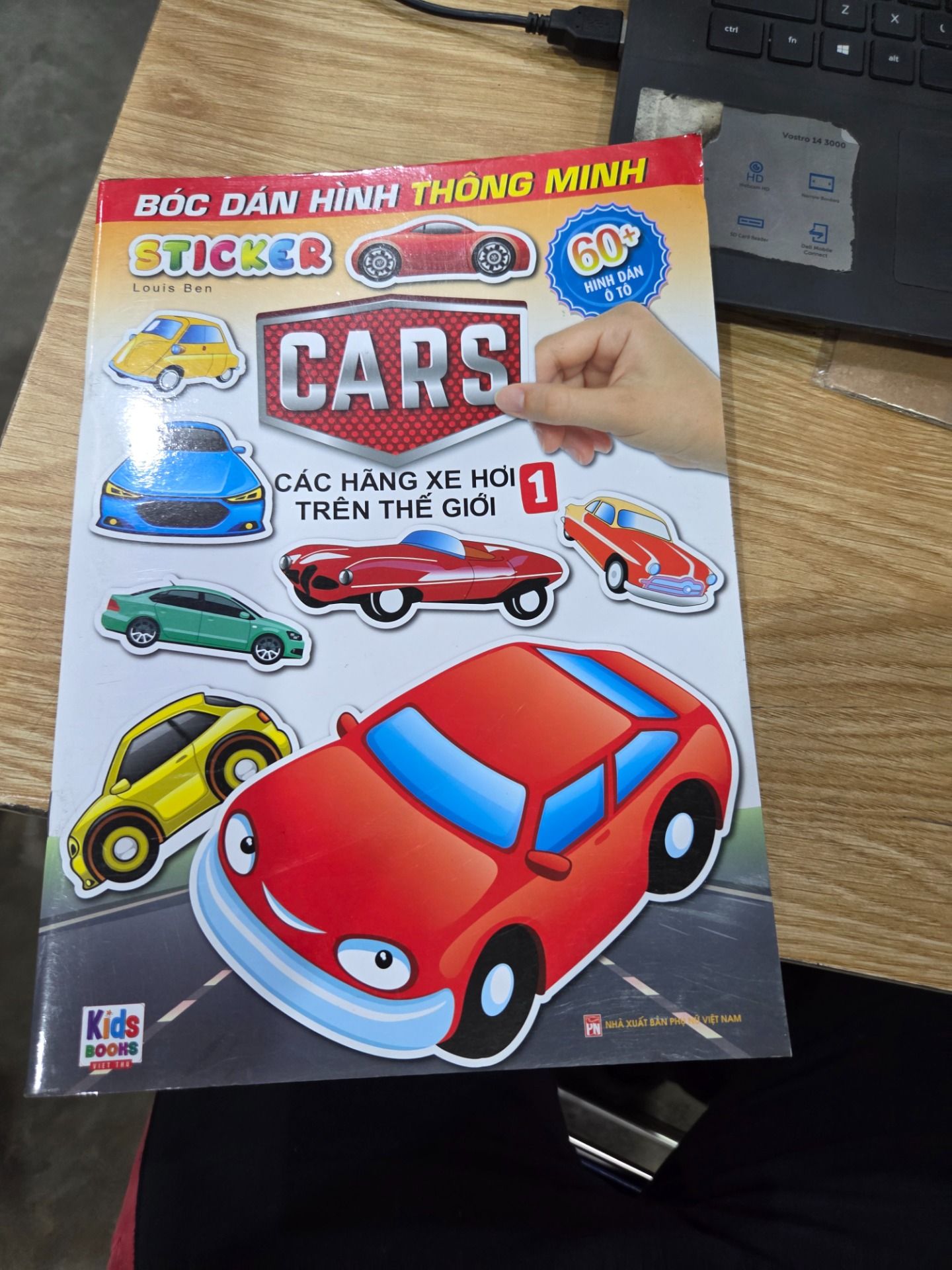 Sách Sticker - Car - Các hãng xe trên thế giới - 1