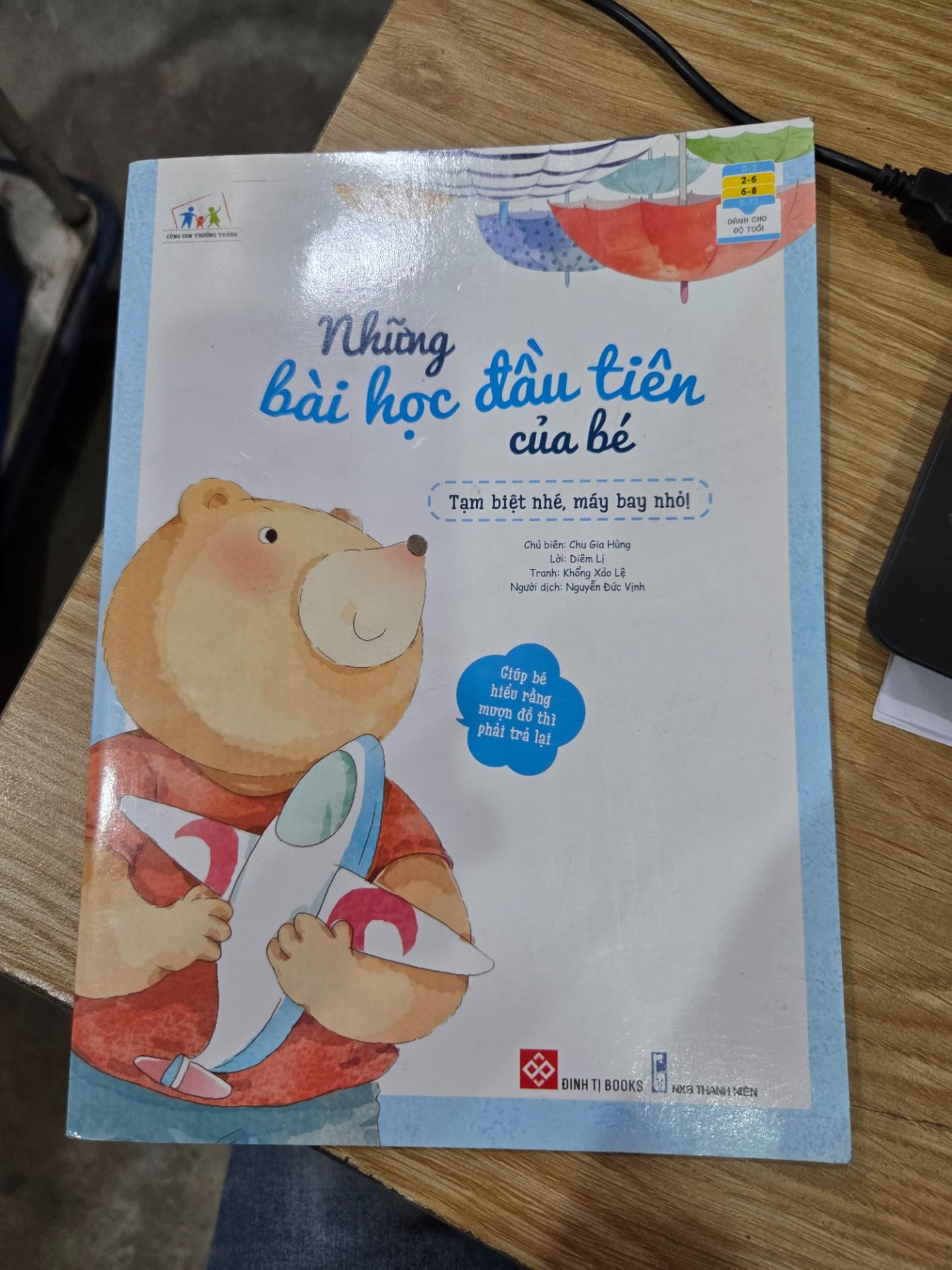 Sách Những Bài Học Đầu Tiên Của Bé - Tạm Biệt Nhé, Máy Bay Nhỏ!