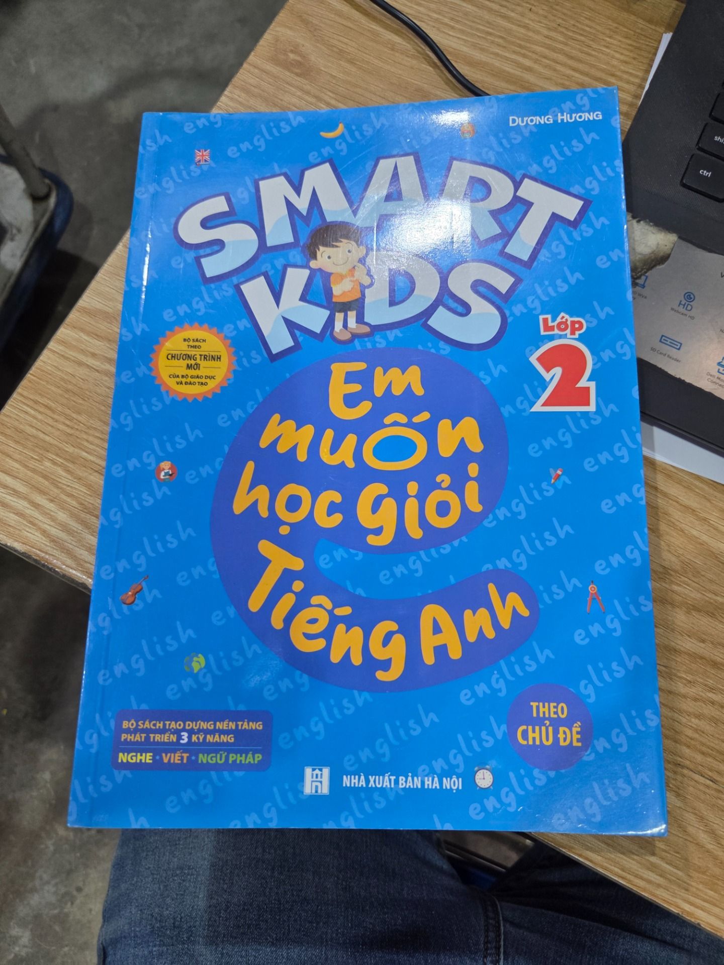 Sách Smart Kids - Em Muốn Học Giỏi Tiếng Anh Lớp 2 - Theo Chủ Đề