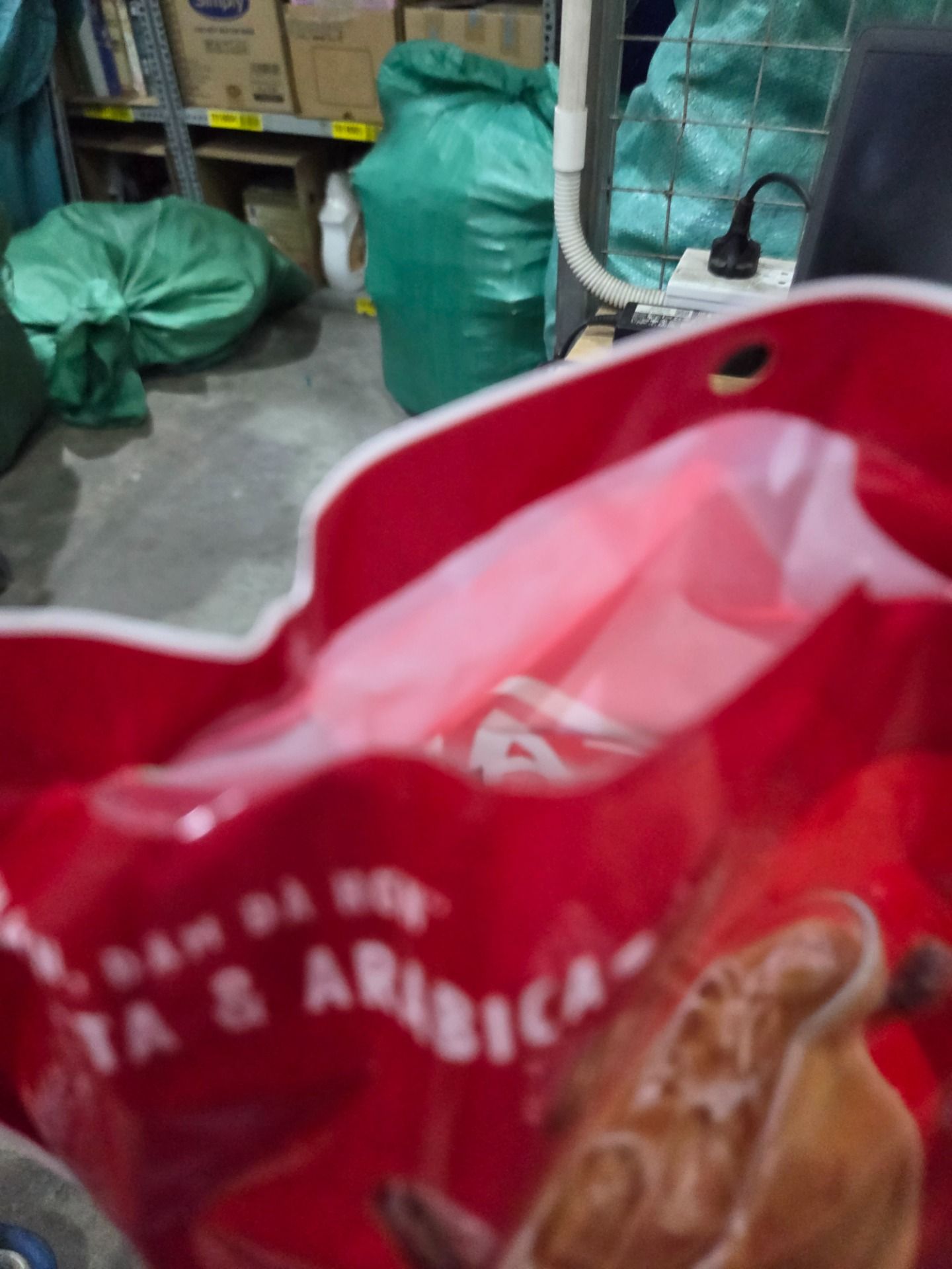 Cà phê Hòa tan NESCAFÉ VỊ NGUYÊN BẢN 46 gói Đậm Thơm Hoàn Hảo