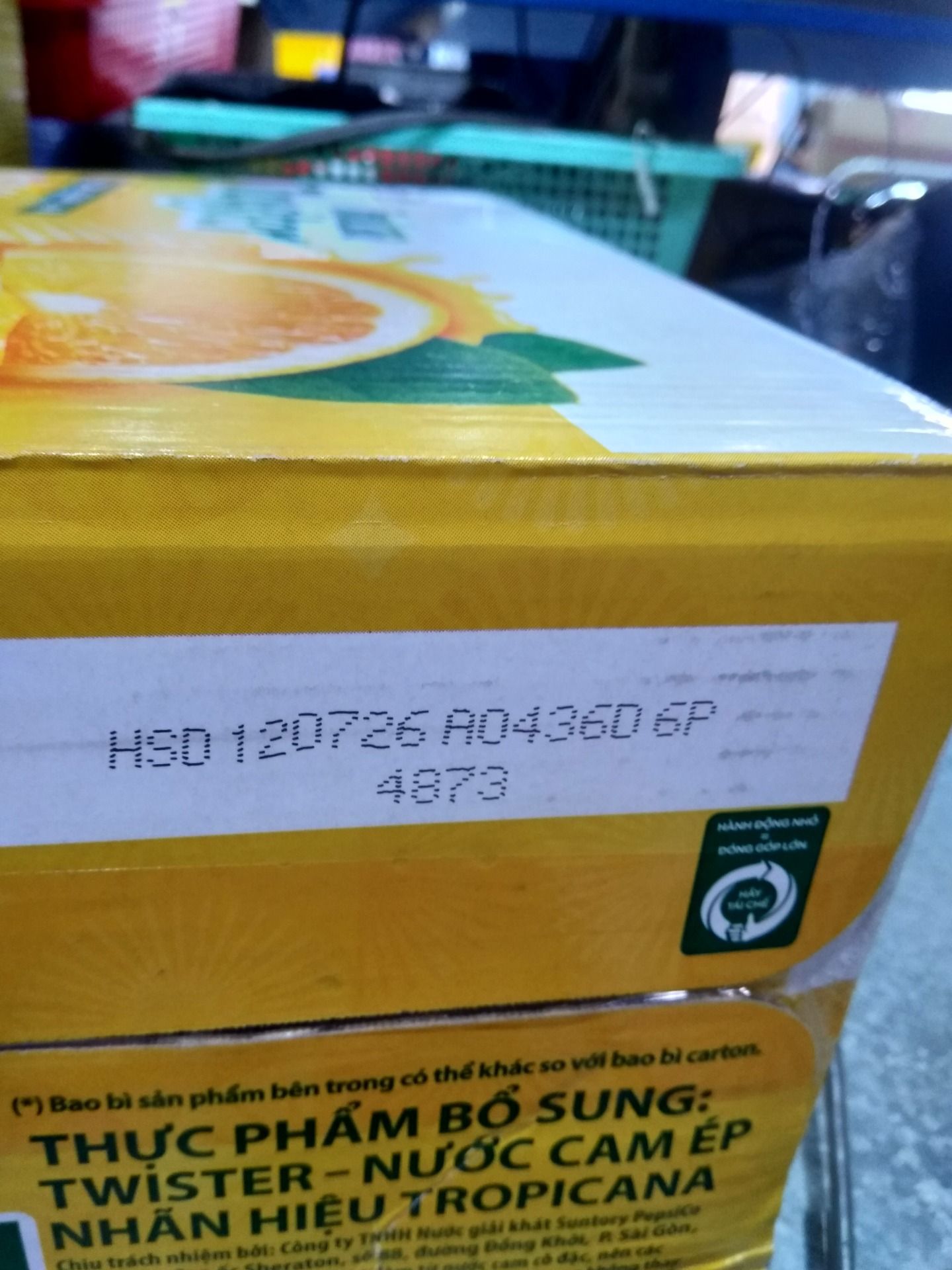 Thùng 24 Lon Nước Trái Cây Twister Cam (320ml/Lon)