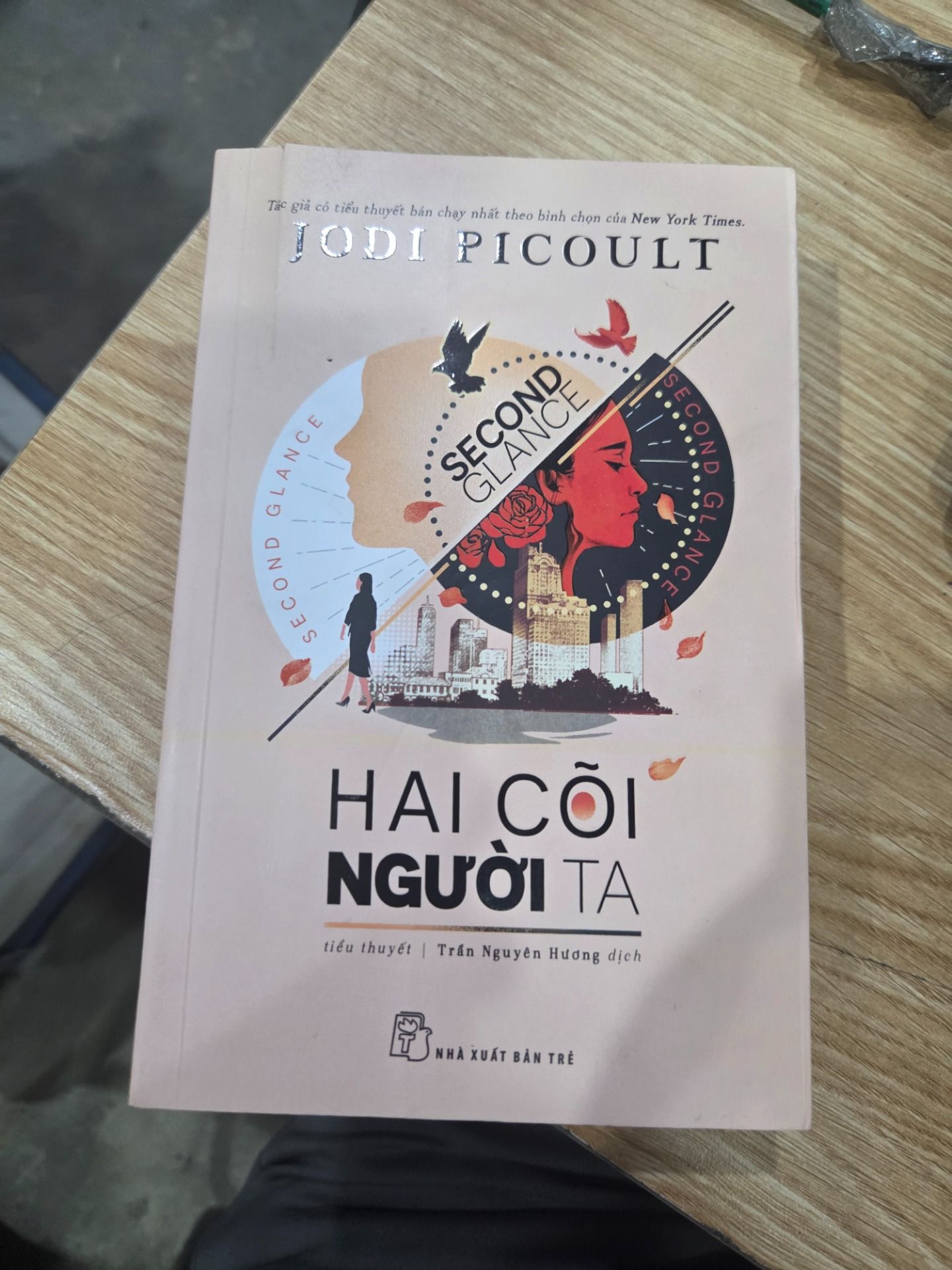 Sách Hai Cõi Người Ta