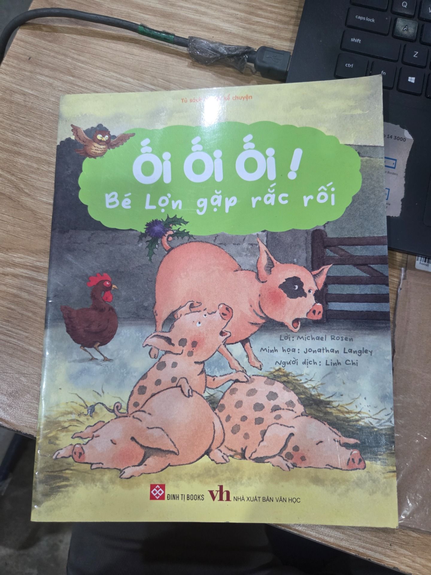 Sách Ối ối ối! Bé Lợn Gặp Rắc Rối