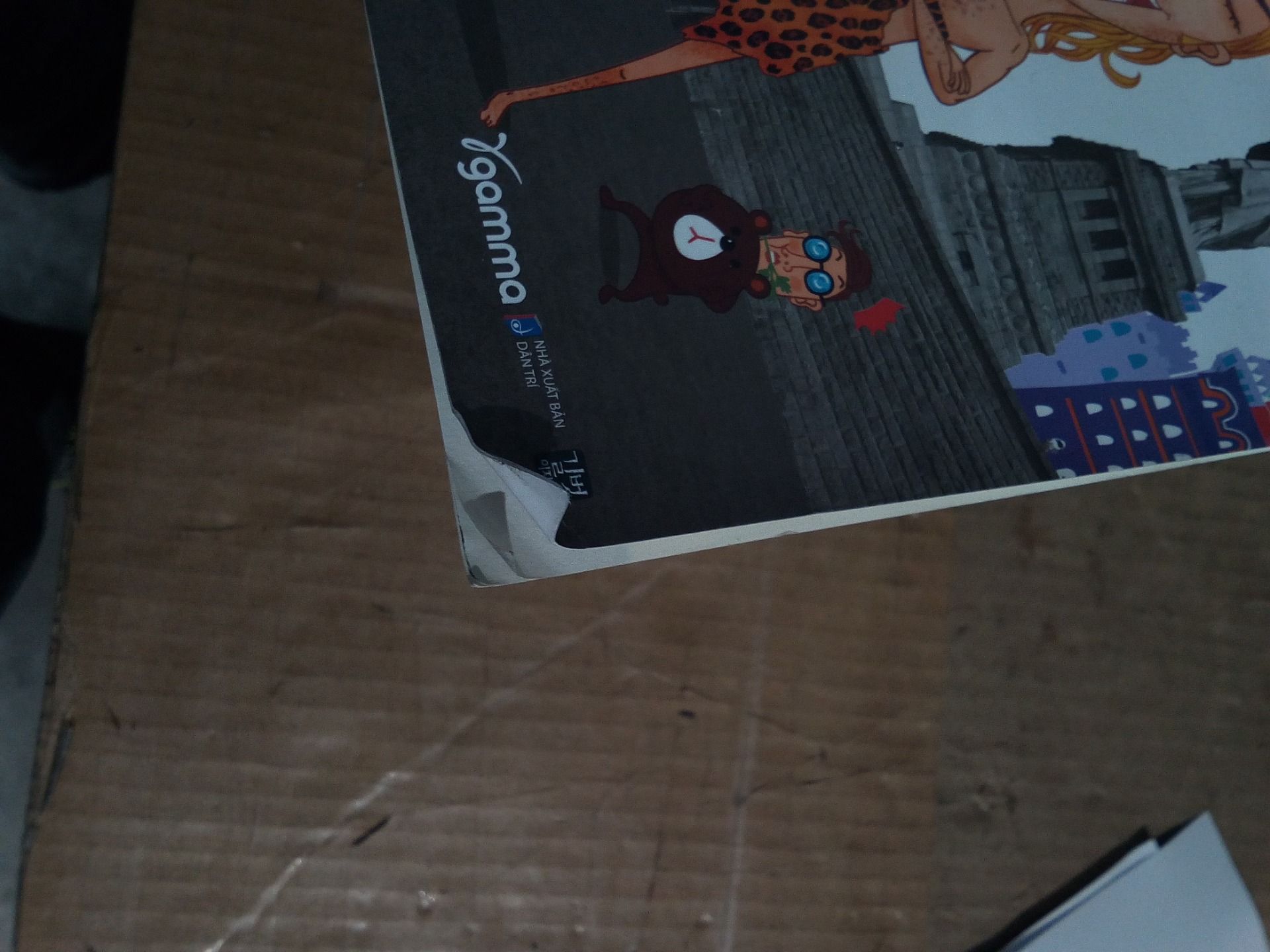 Sách Sống Sót Nơi Công Sở English Conversation- Tự Tin Giao Tiếp Với 25 Động Từ Và 75 Cấu Trúc Cơ Bản ( Tái bản)